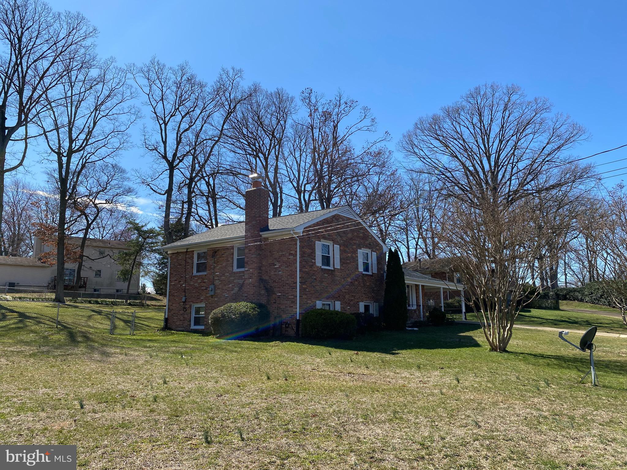 HICKORY KNOLL - Residential Lease