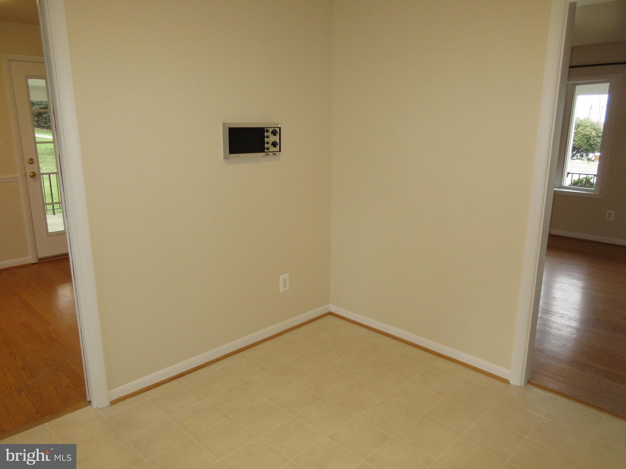 HICKORY KNOLL - Residential Lease