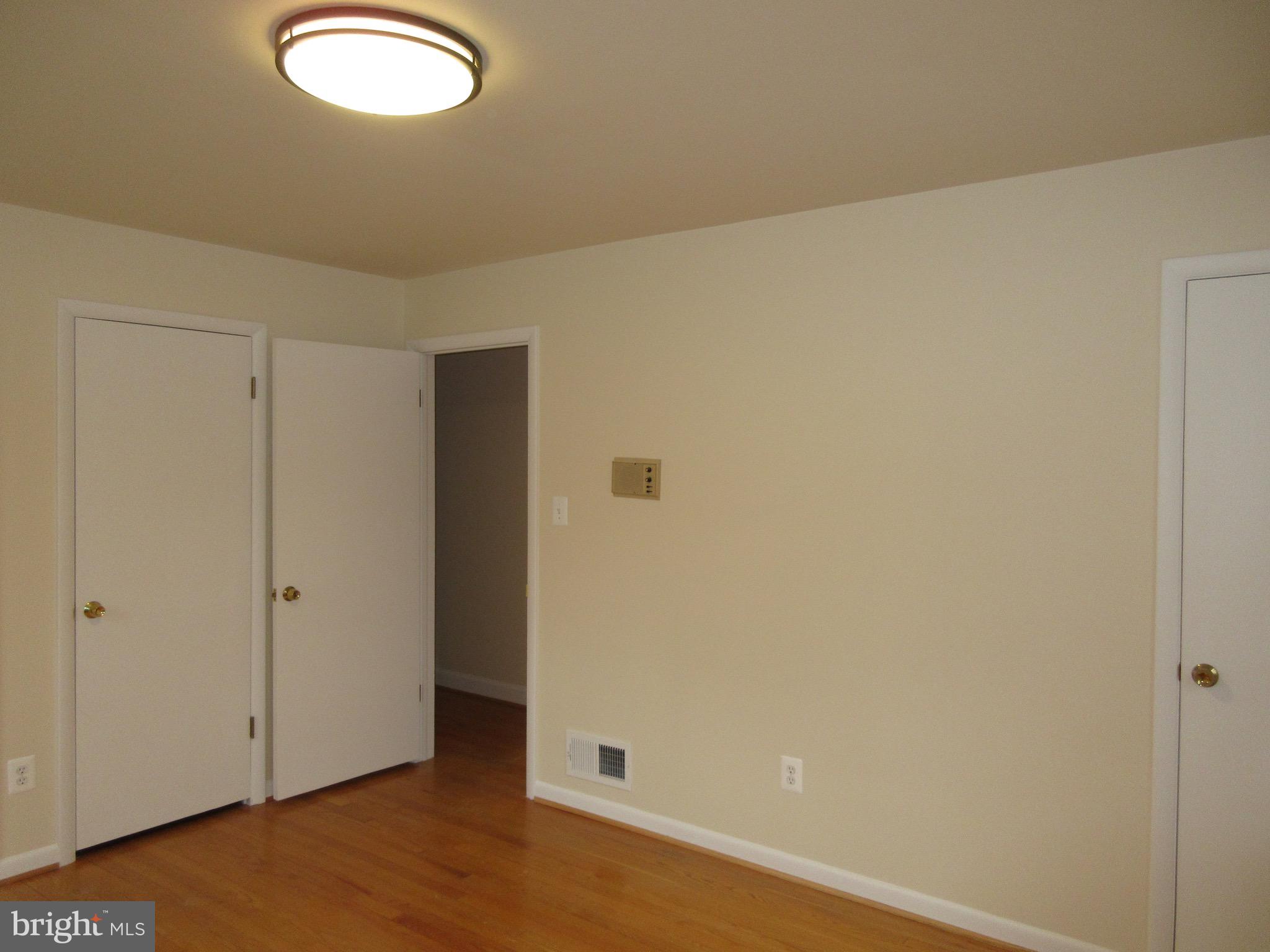 HICKORY KNOLL - Residential Lease