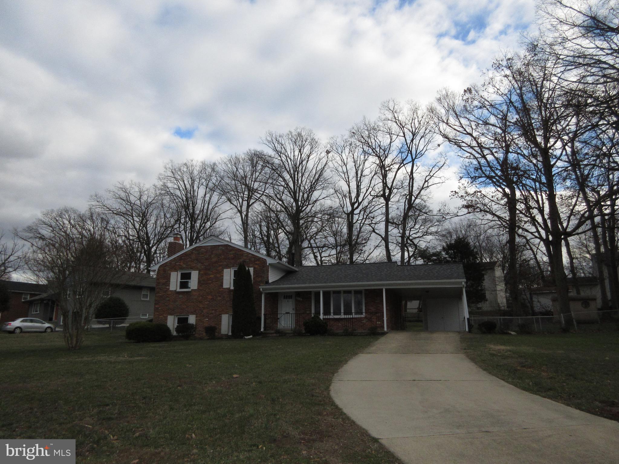 HICKORY KNOLL - Residential Lease