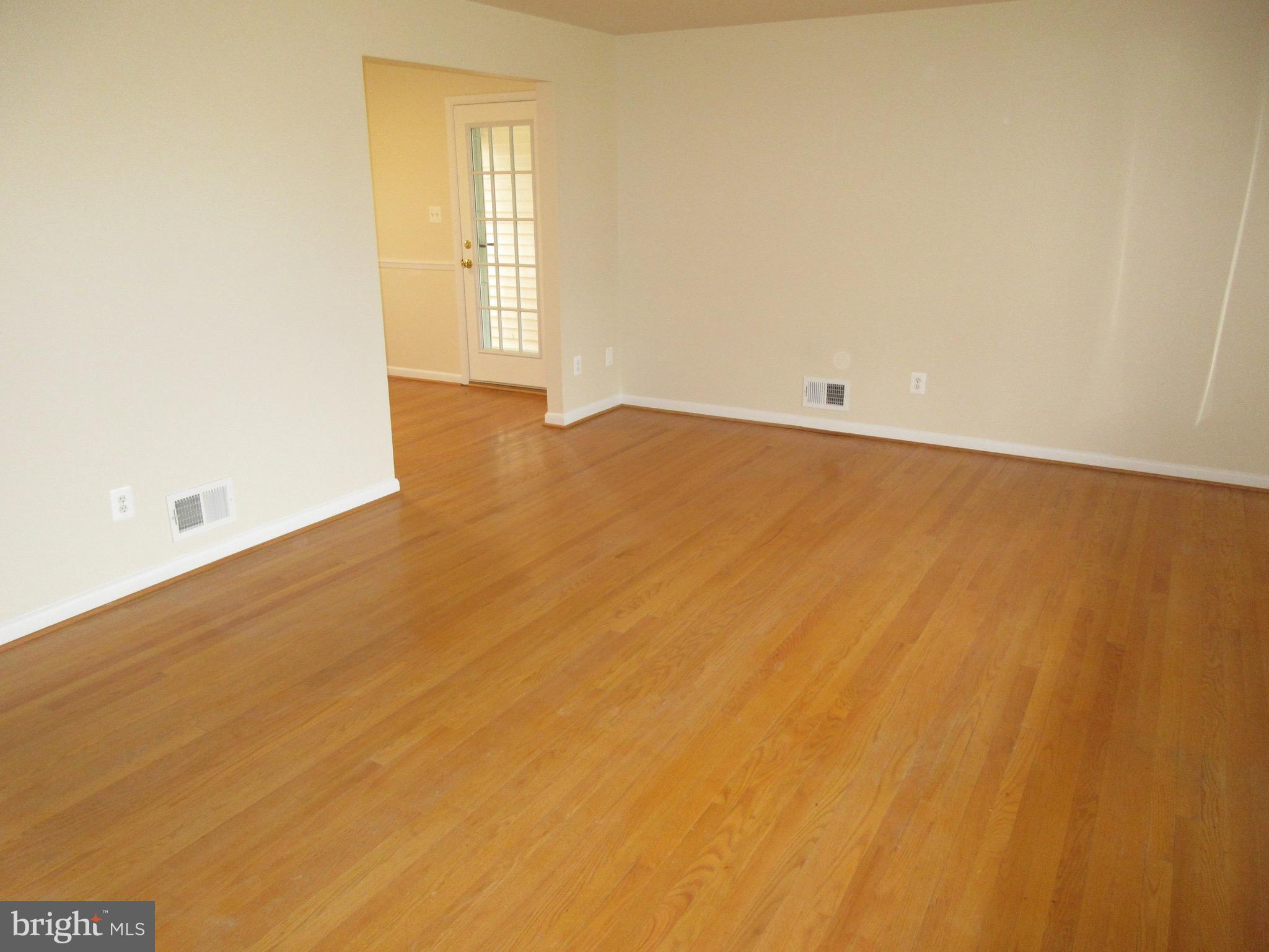 HICKORY KNOLL - Residential Lease