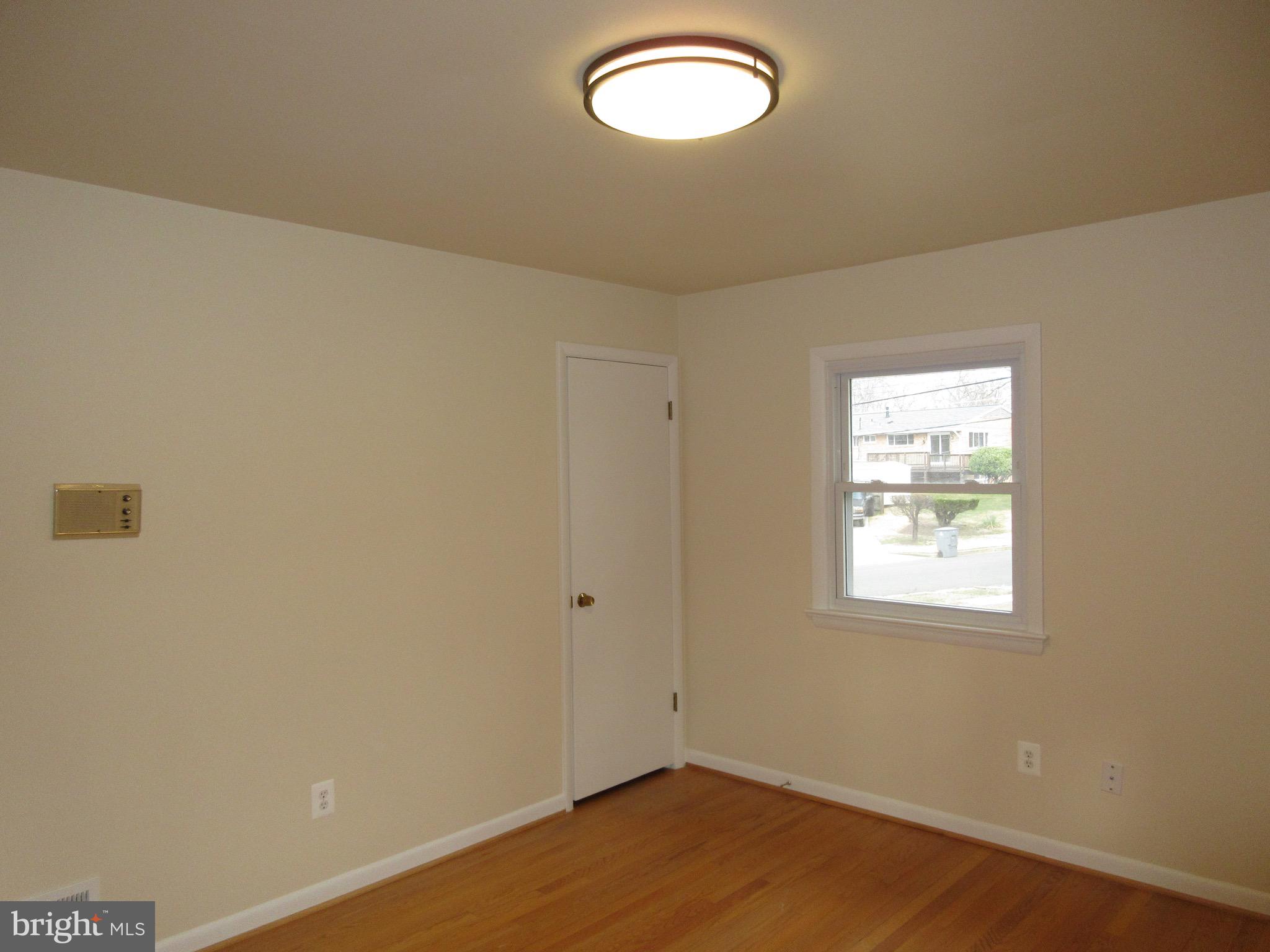 HICKORY KNOLL - Residential Lease