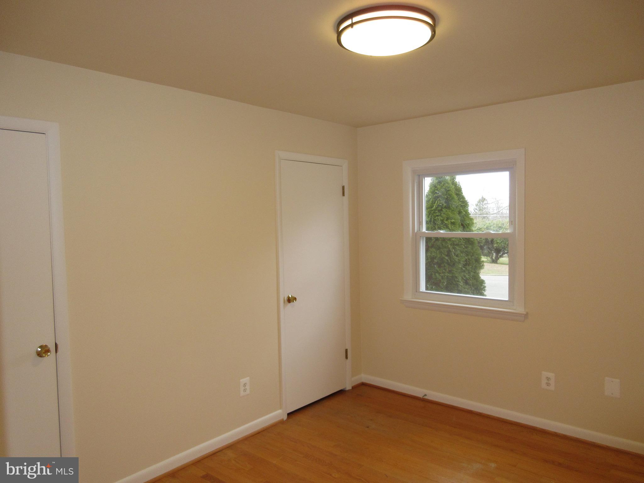 HICKORY KNOLL - Residential Lease