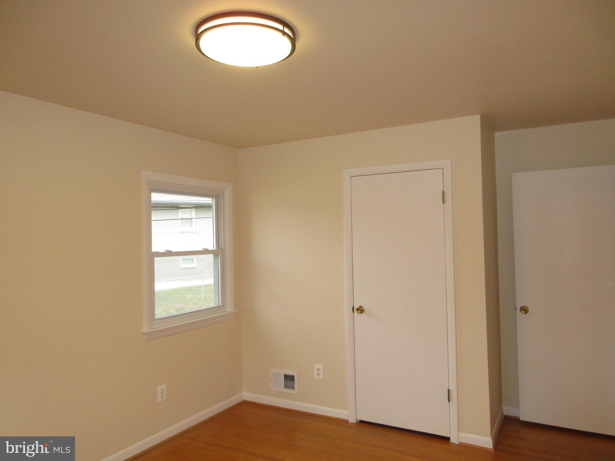 HICKORY KNOLL - Residential Lease