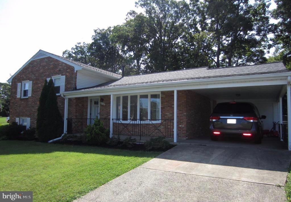 HICKORY KNOLL - Residential Lease