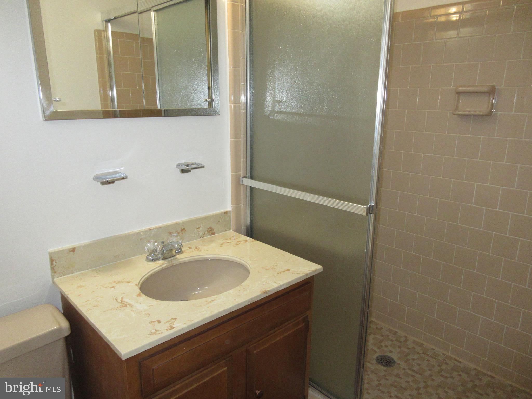 HICKORY KNOLL - Residential Lease