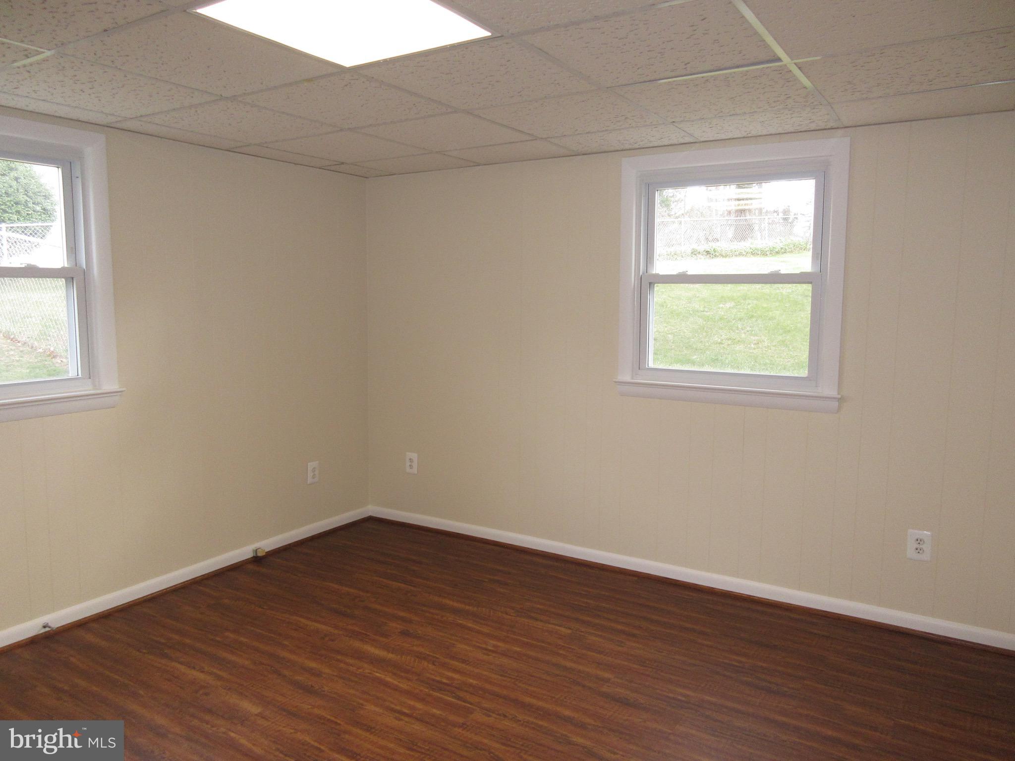 HICKORY KNOLL - Residential Lease