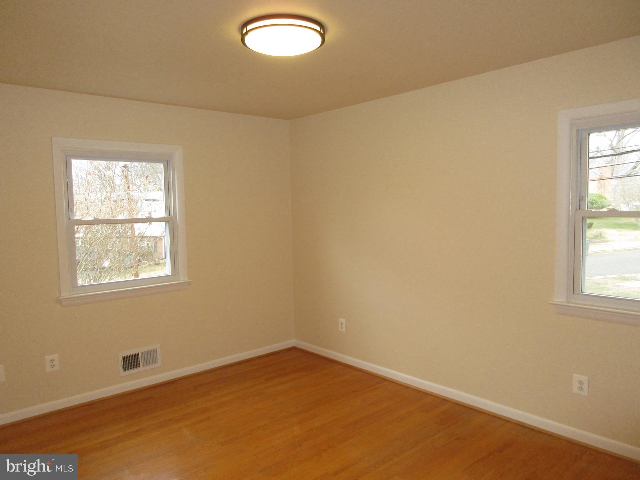 HICKORY KNOLL - Residential Lease