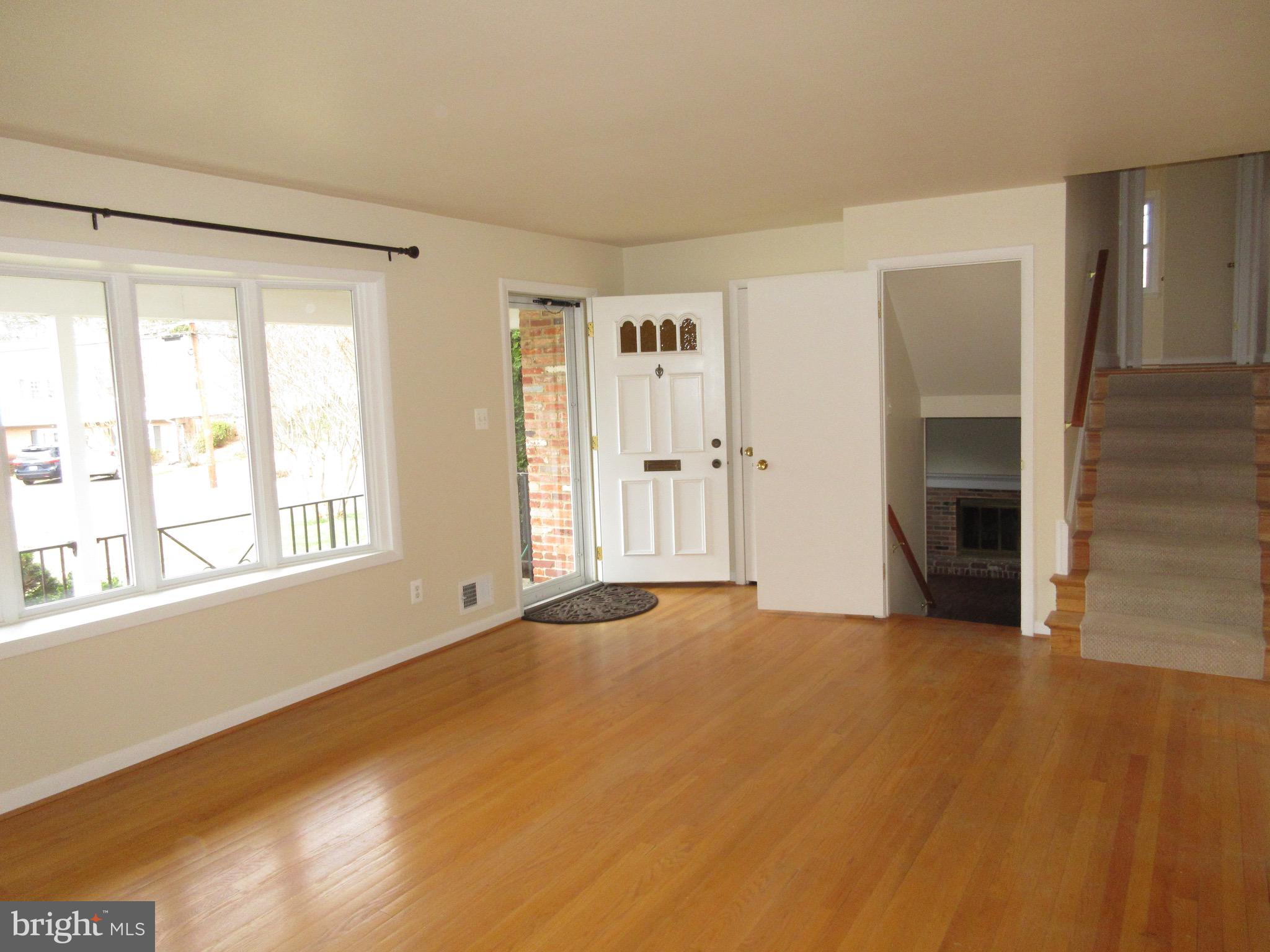 HICKORY KNOLL - Residential Lease