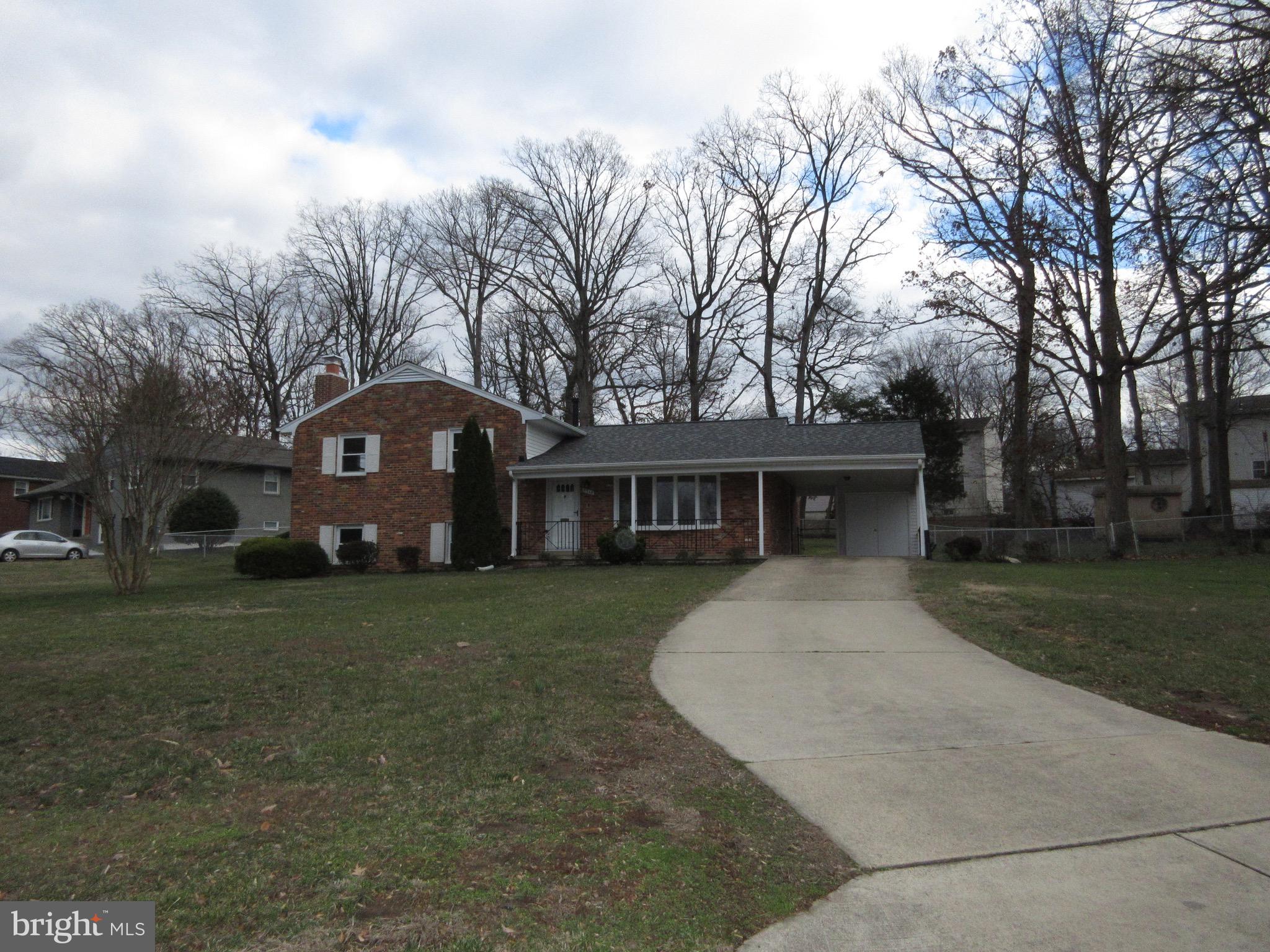 HICKORY KNOLL - Residential Lease