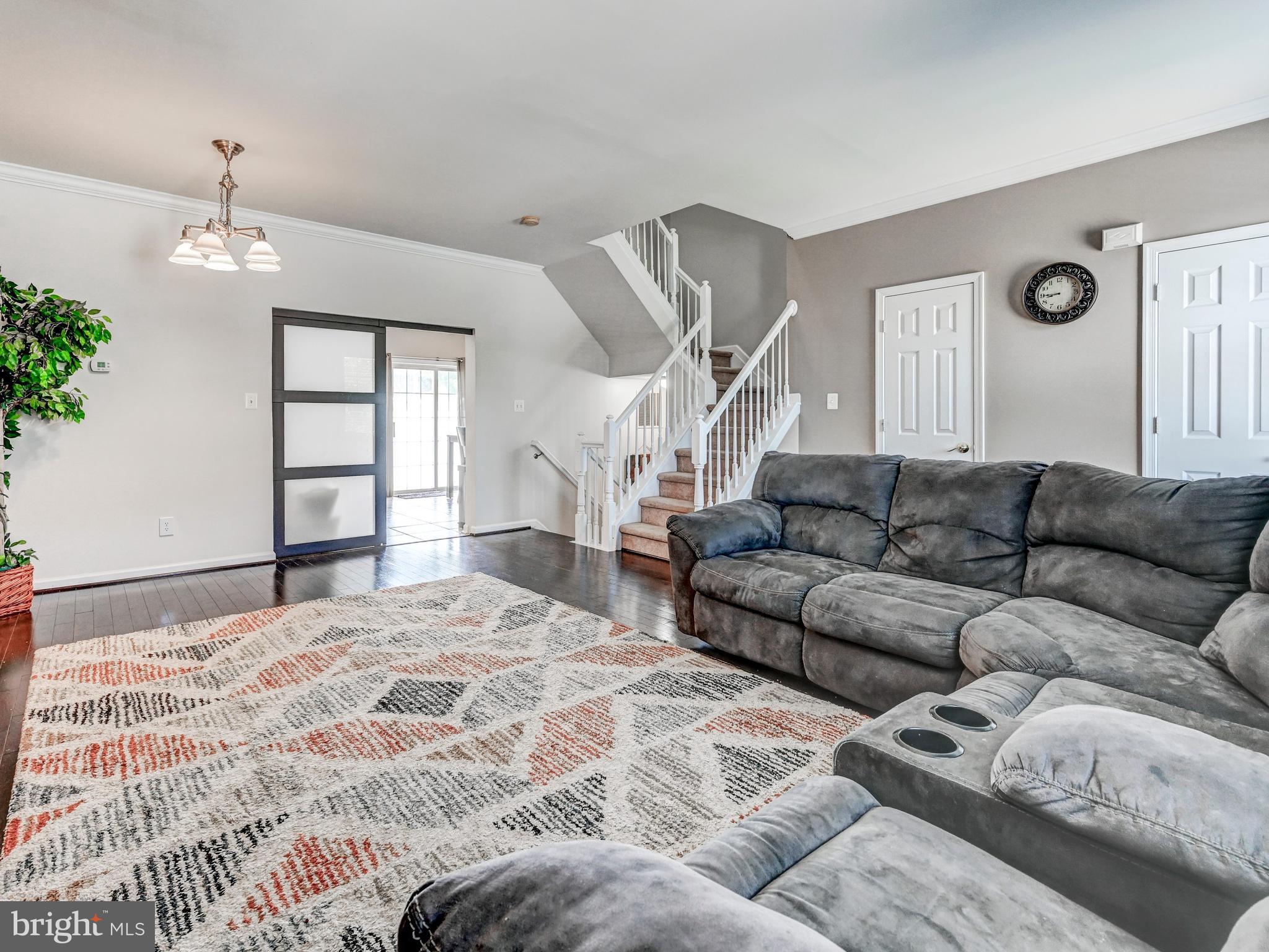 254 N FRONT STREET