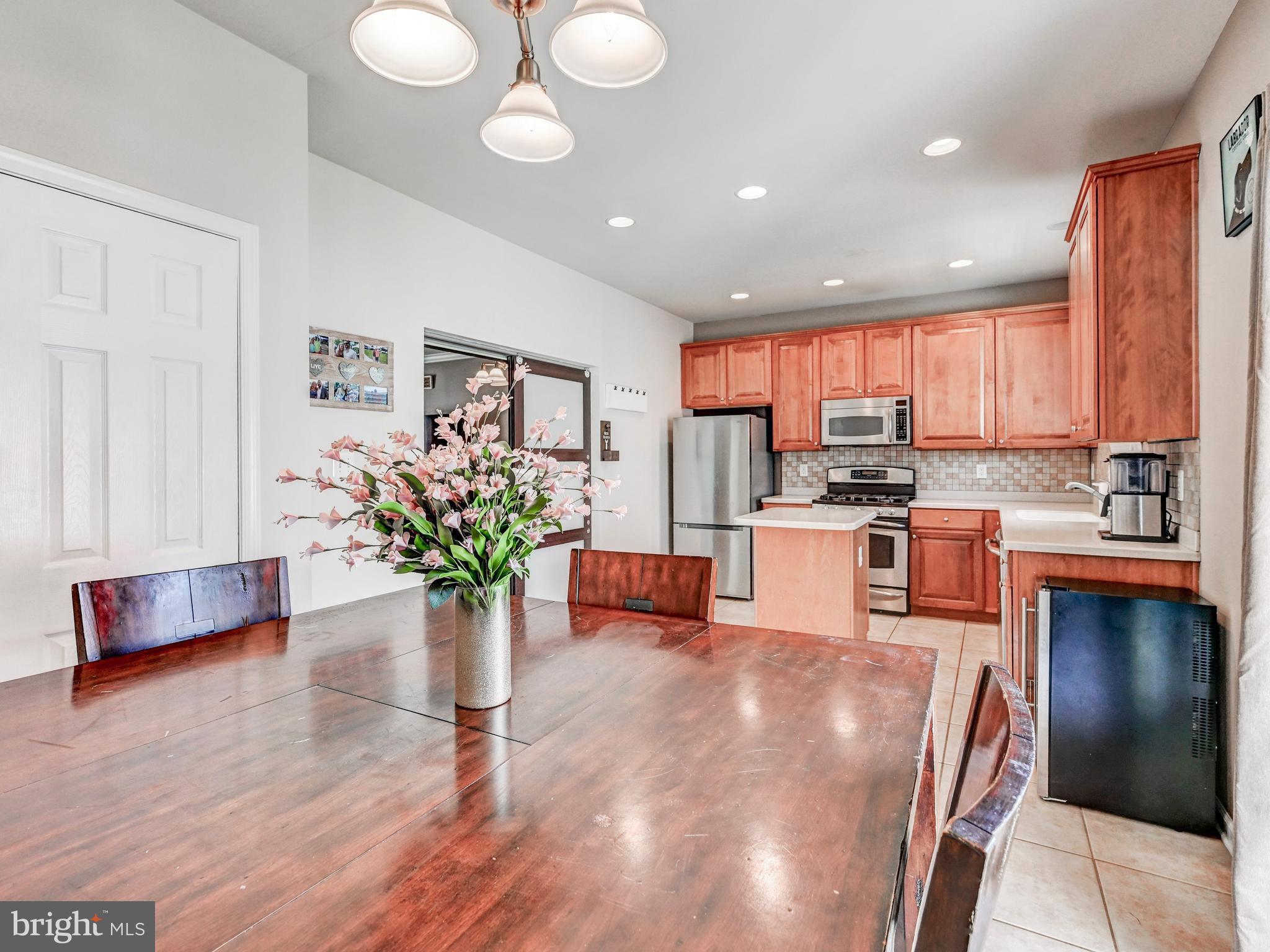 254 N FRONT STREET