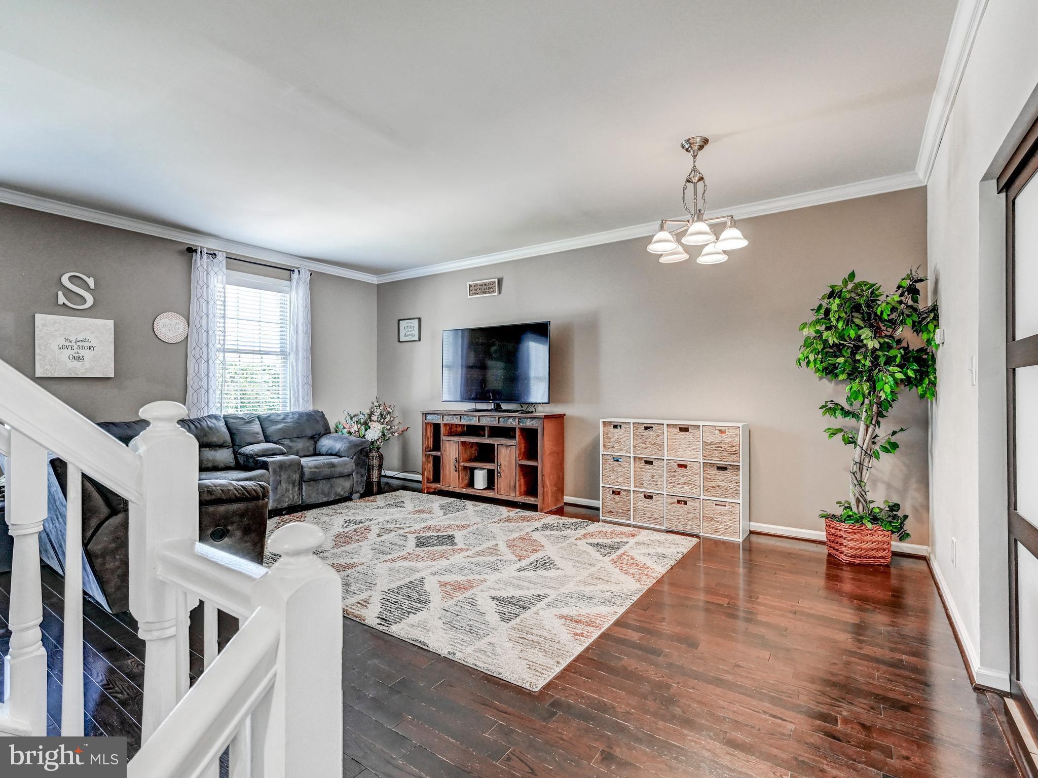 254 N FRONT STREET