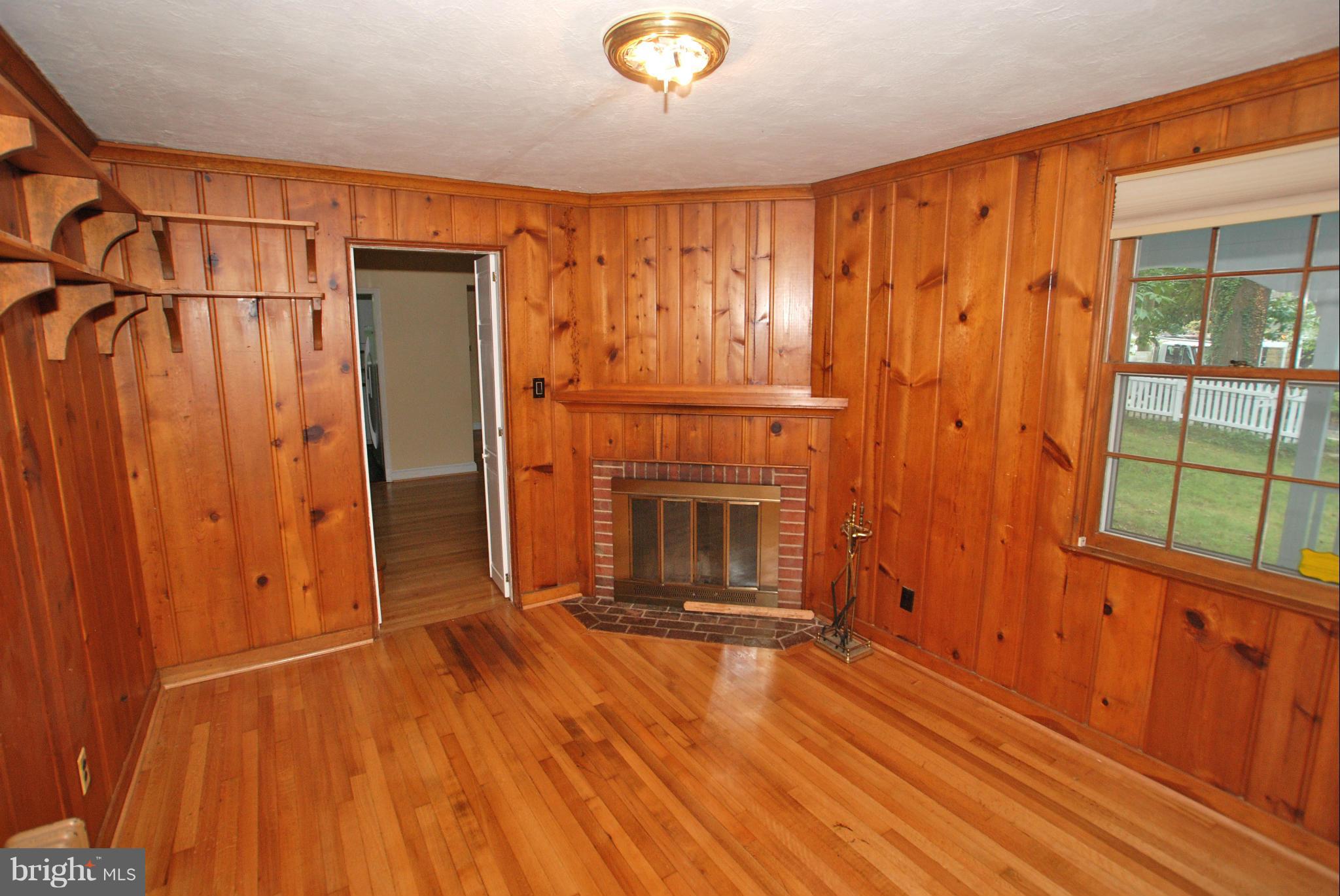 ENGLISH VILLAGE - Residential