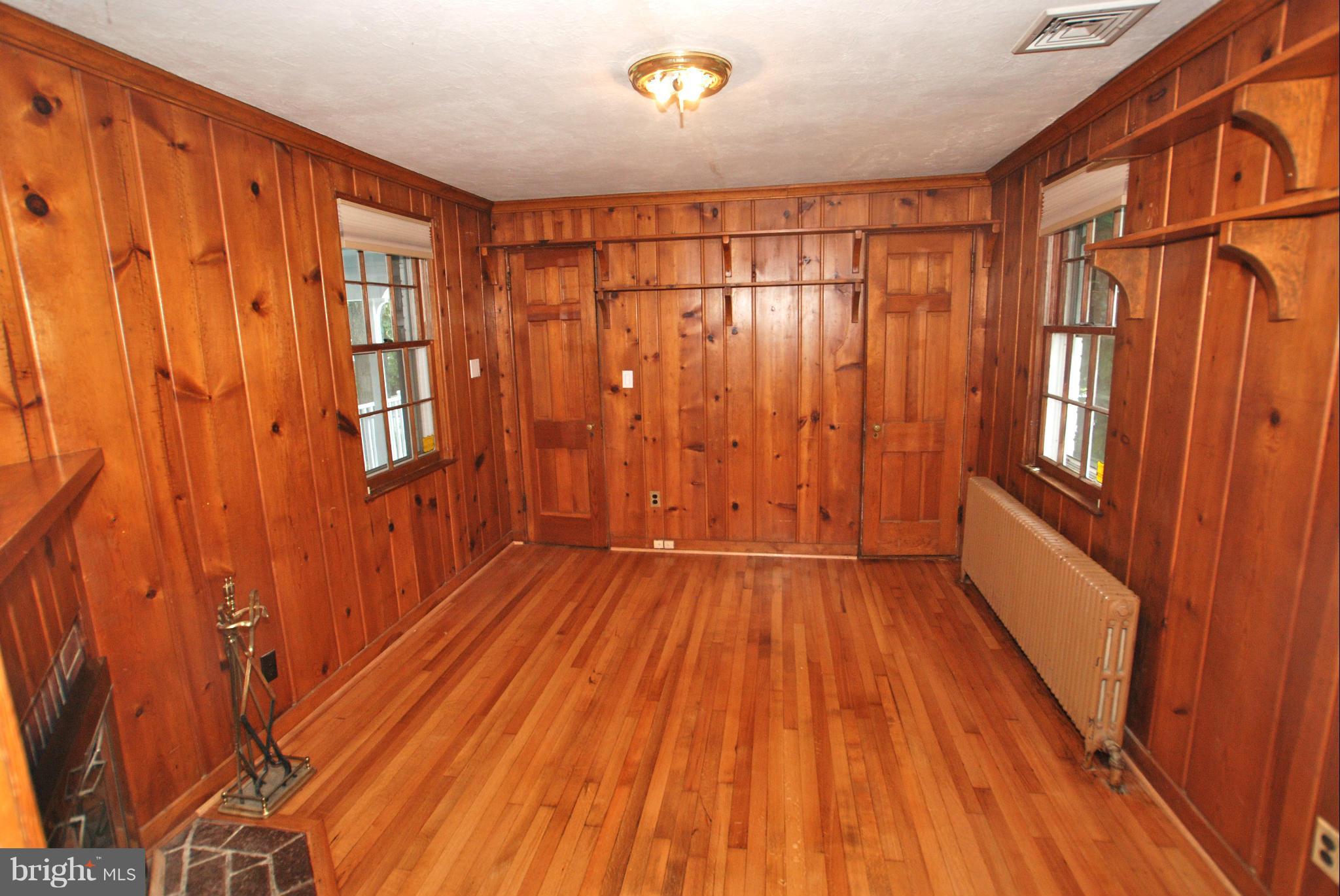 ENGLISH VILLAGE - Residential