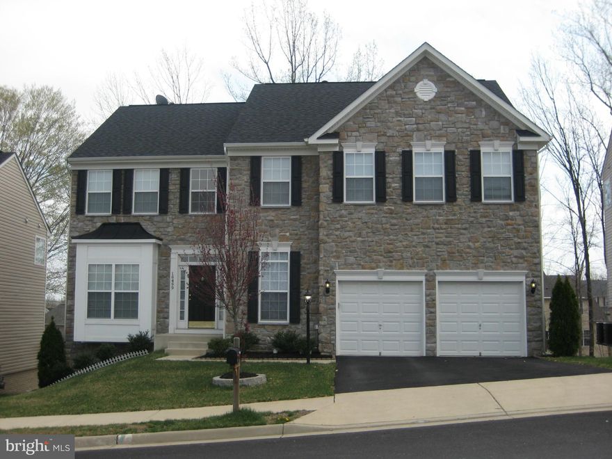 Like-new 4 bedroom/3.5 bath home in sought-after Eagles Pointe S/D. Main level has formal living room, dining room, study, huge family room w/ gas fireplace + gourmet kitchen w/ 42" cherry cabinets, stainless steel appliances, double oven, gas cooking. Hardwood floors on much of main level. Large deck off family room backs to wooded area. Owner would prefer Lease through July 2015.