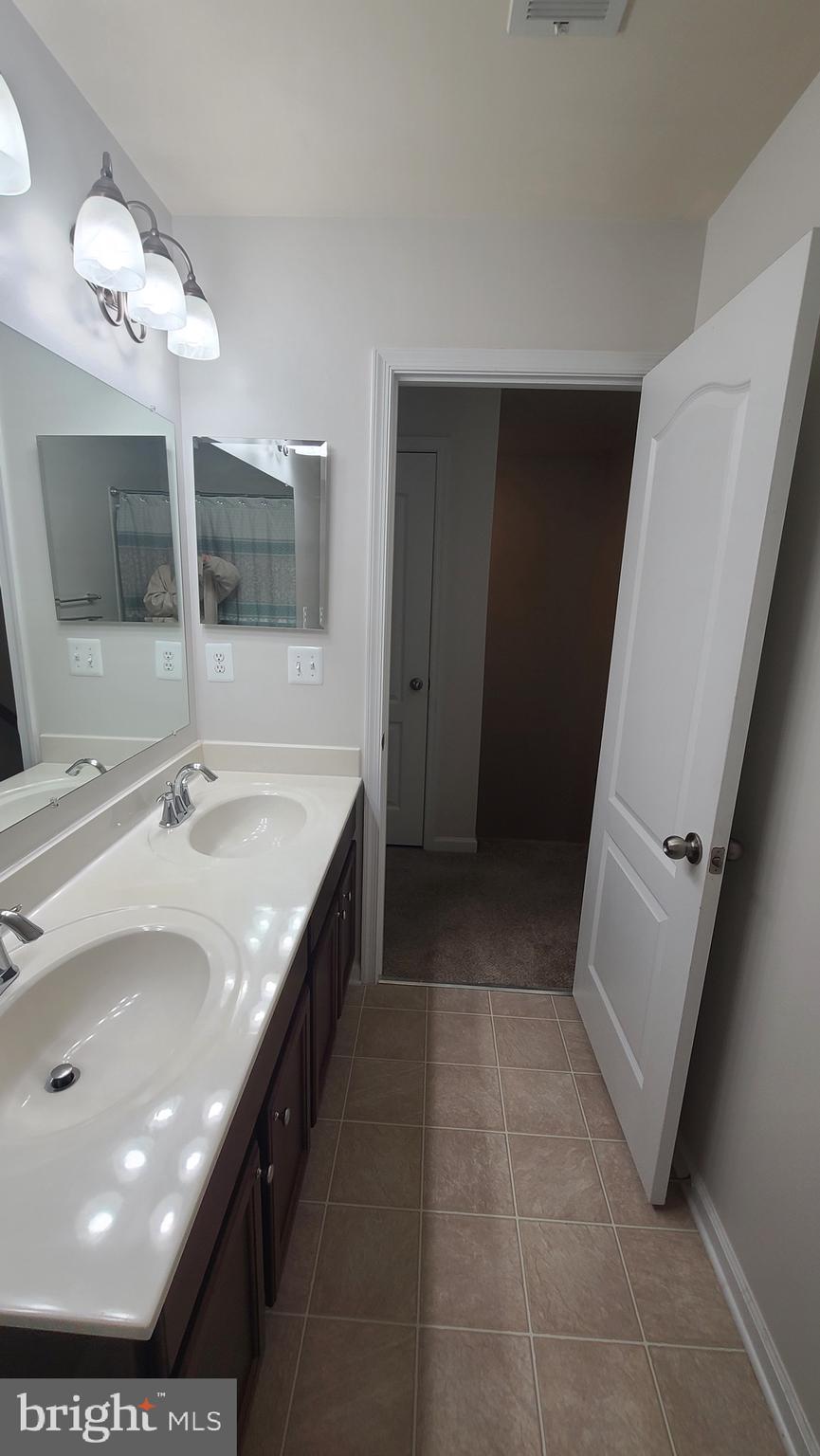 FIELDSTONE FARM - Residential Lease