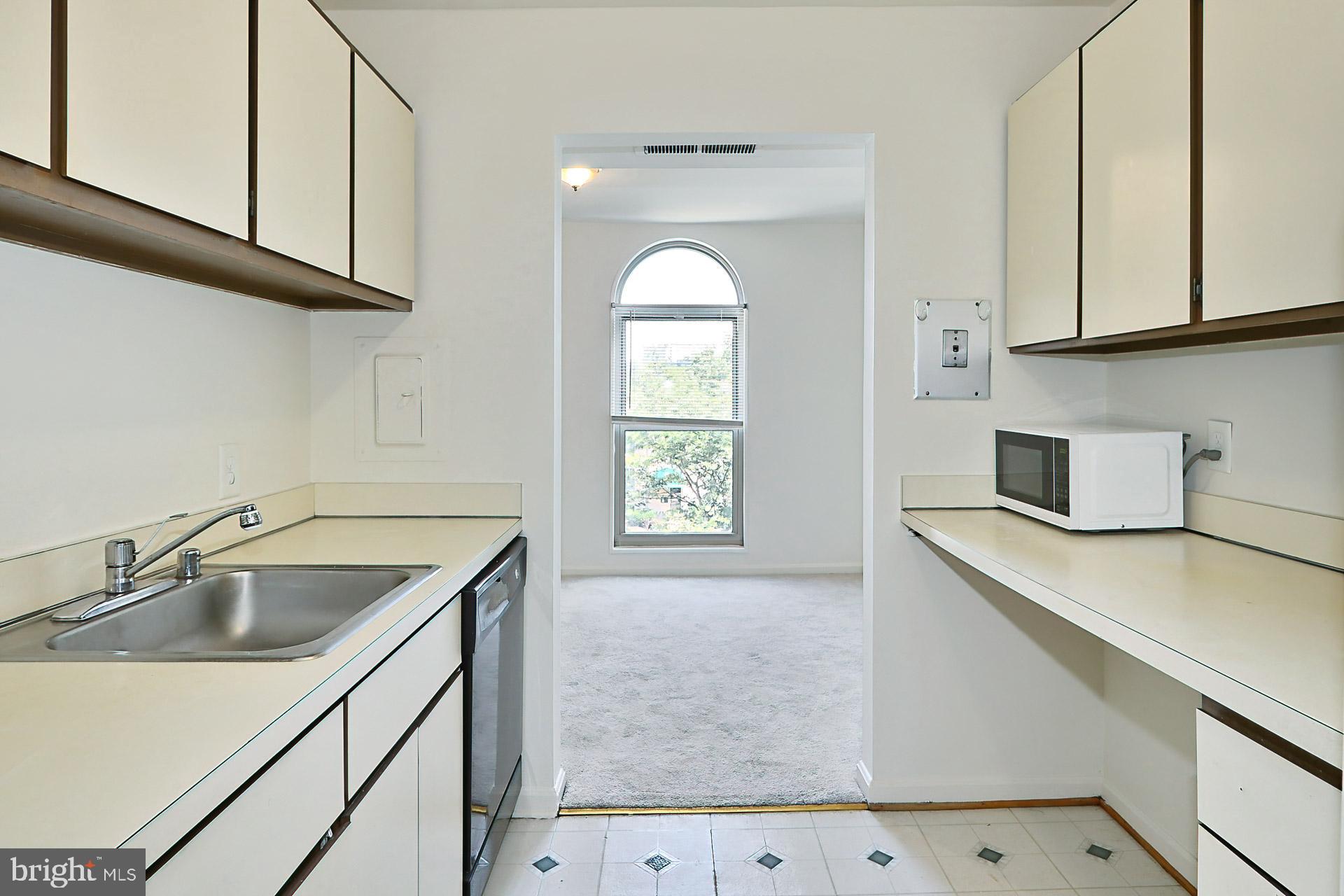 CANTERBURY SQUARE - Residential