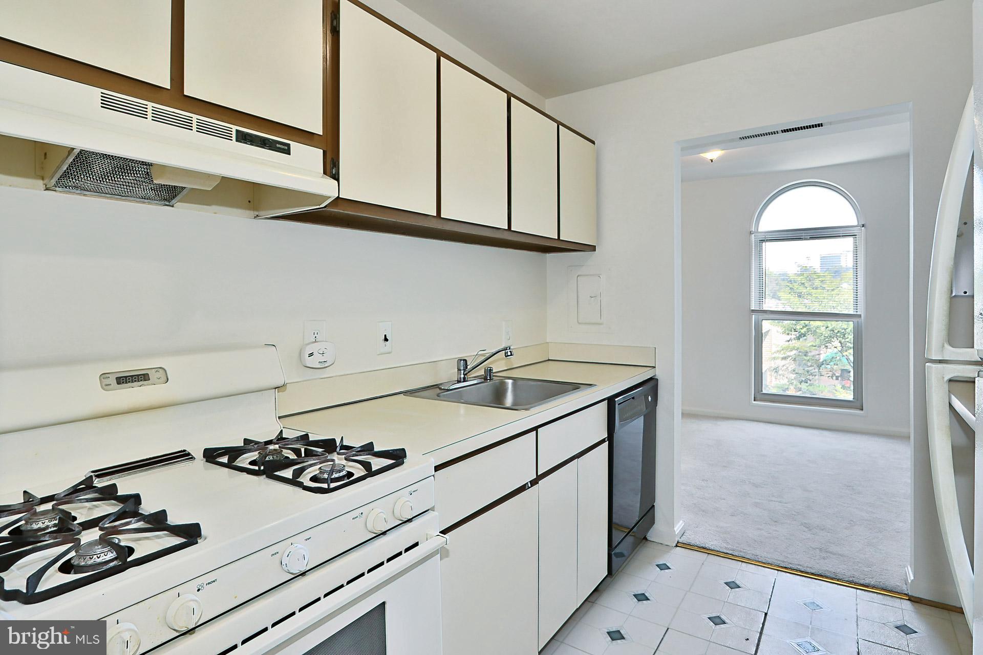 CANTERBURY SQUARE - Residential