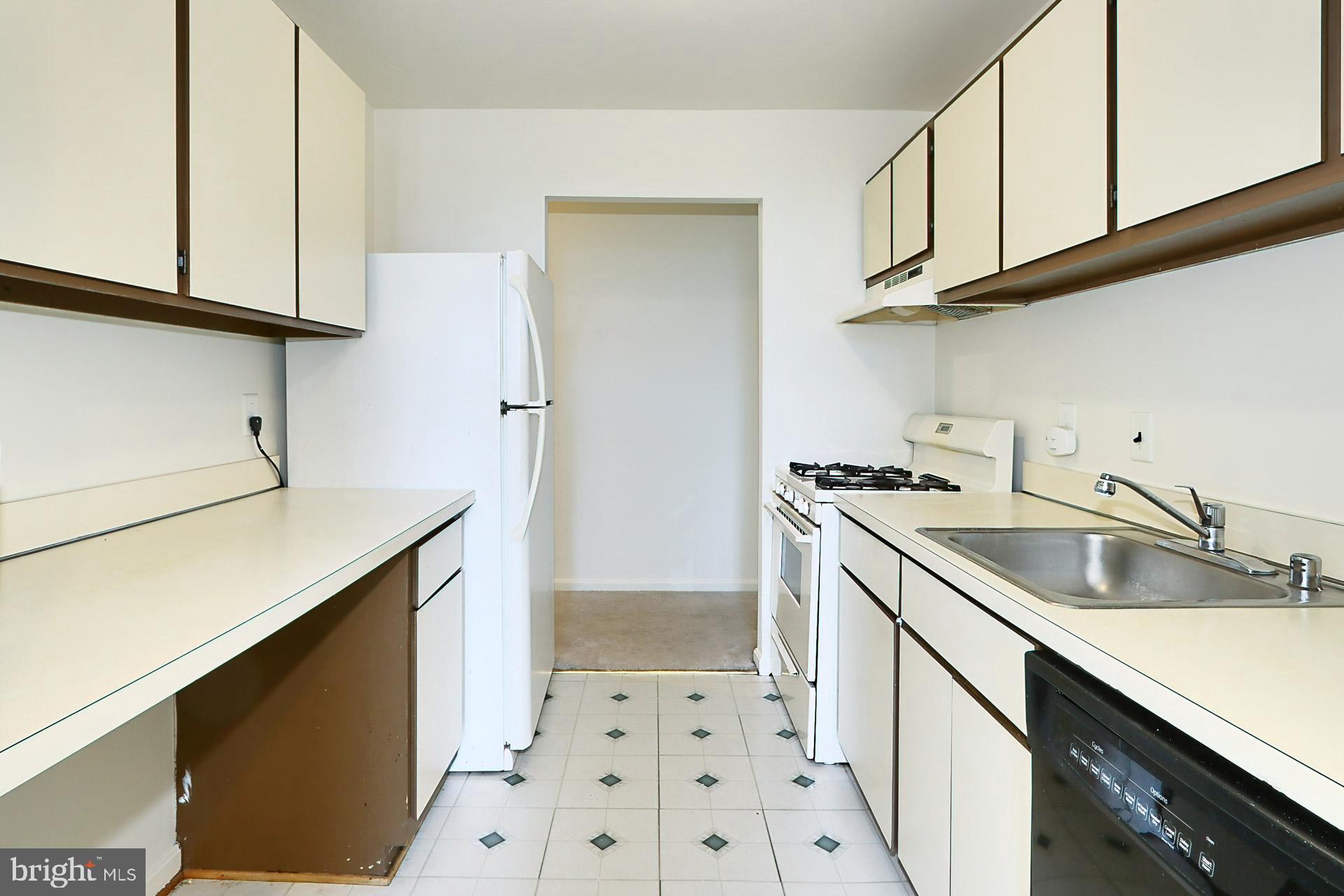 CANTERBURY SQUARE - Residential