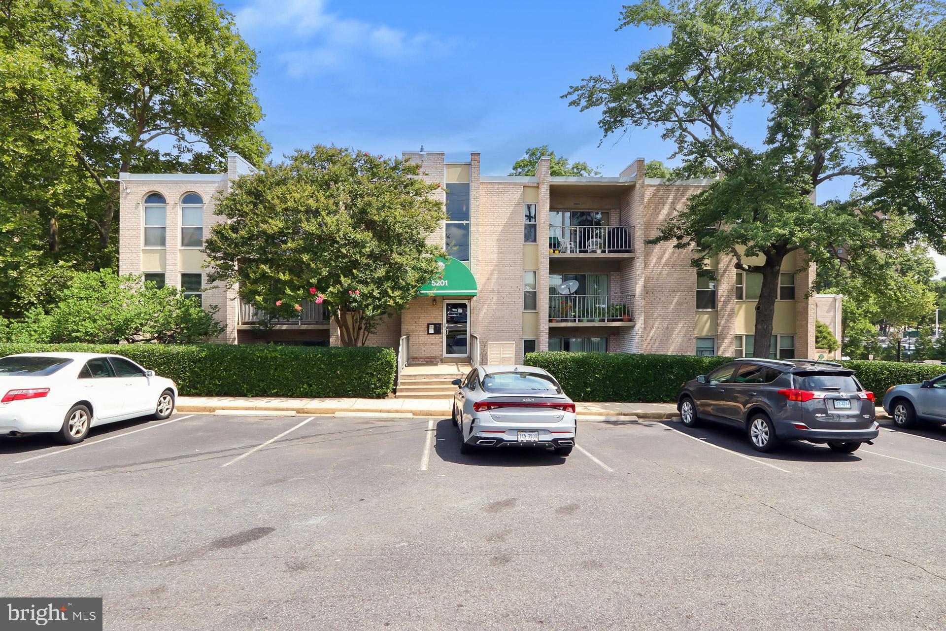 CANTERBURY SQUARE - Residential