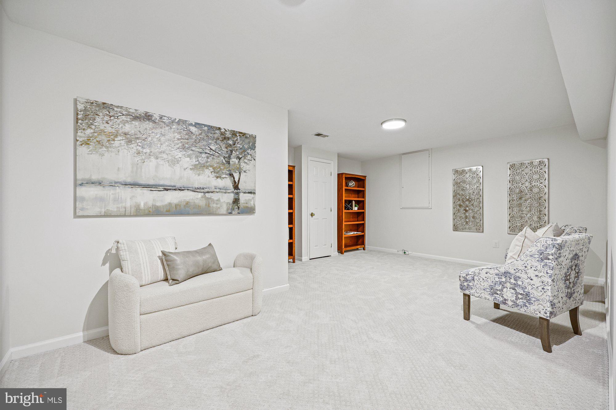 KENSINGTON HEIGHTS - Residential