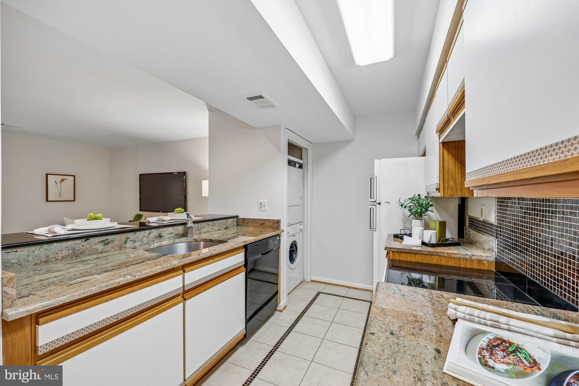 KENSINGTON HEIGHTS - Residential