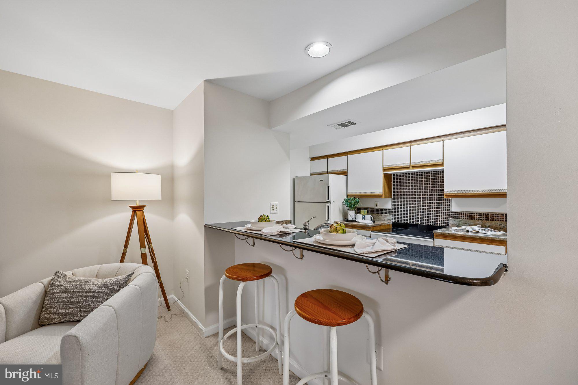 KENSINGTON HEIGHTS - Residential