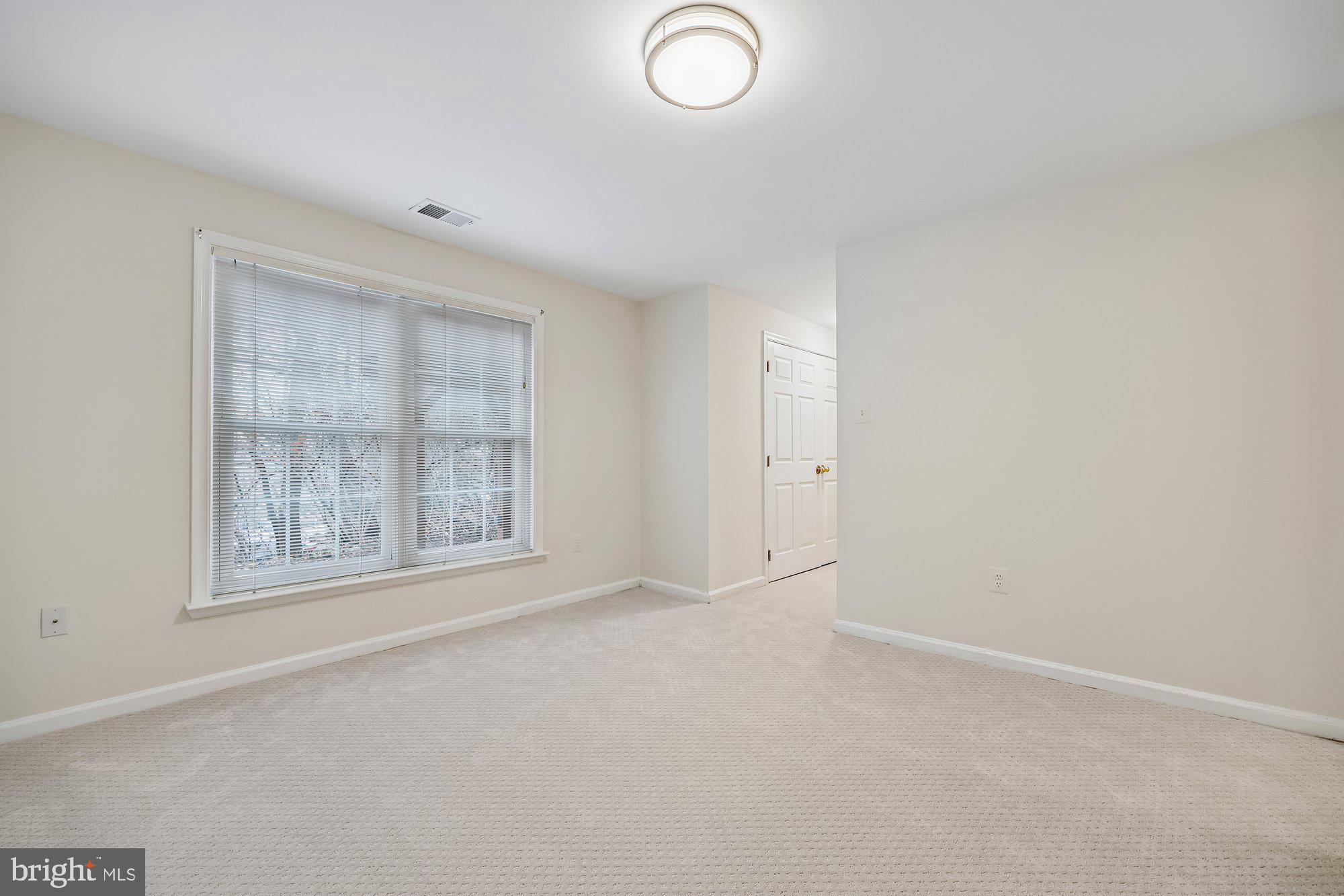 KENSINGTON HEIGHTS - Residential