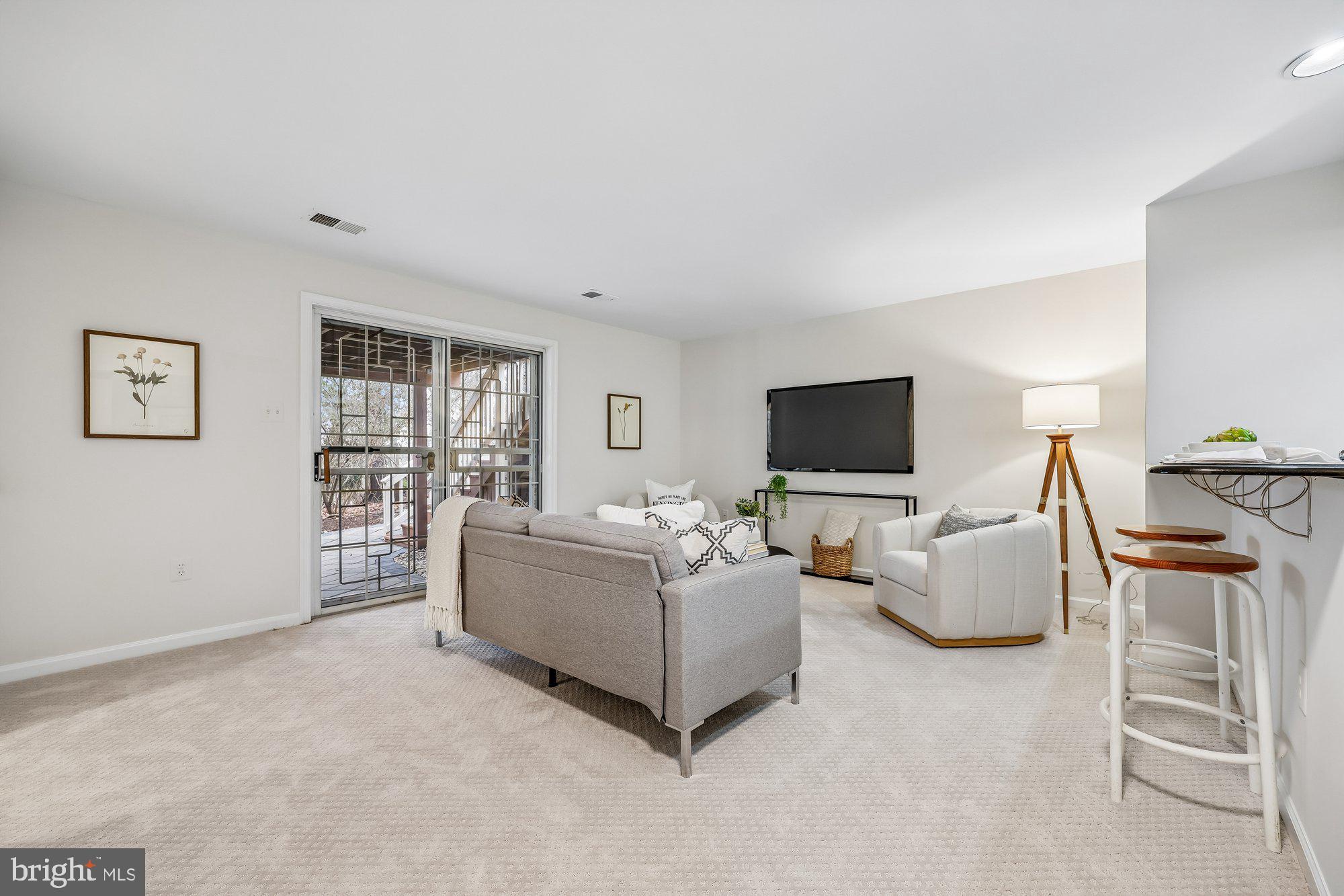 KENSINGTON HEIGHTS - Residential