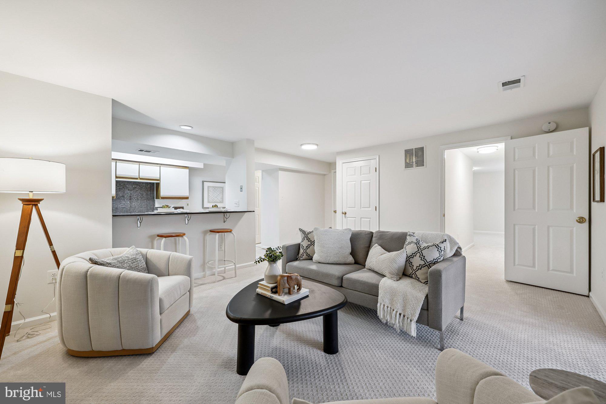 KENSINGTON HEIGHTS - Residential