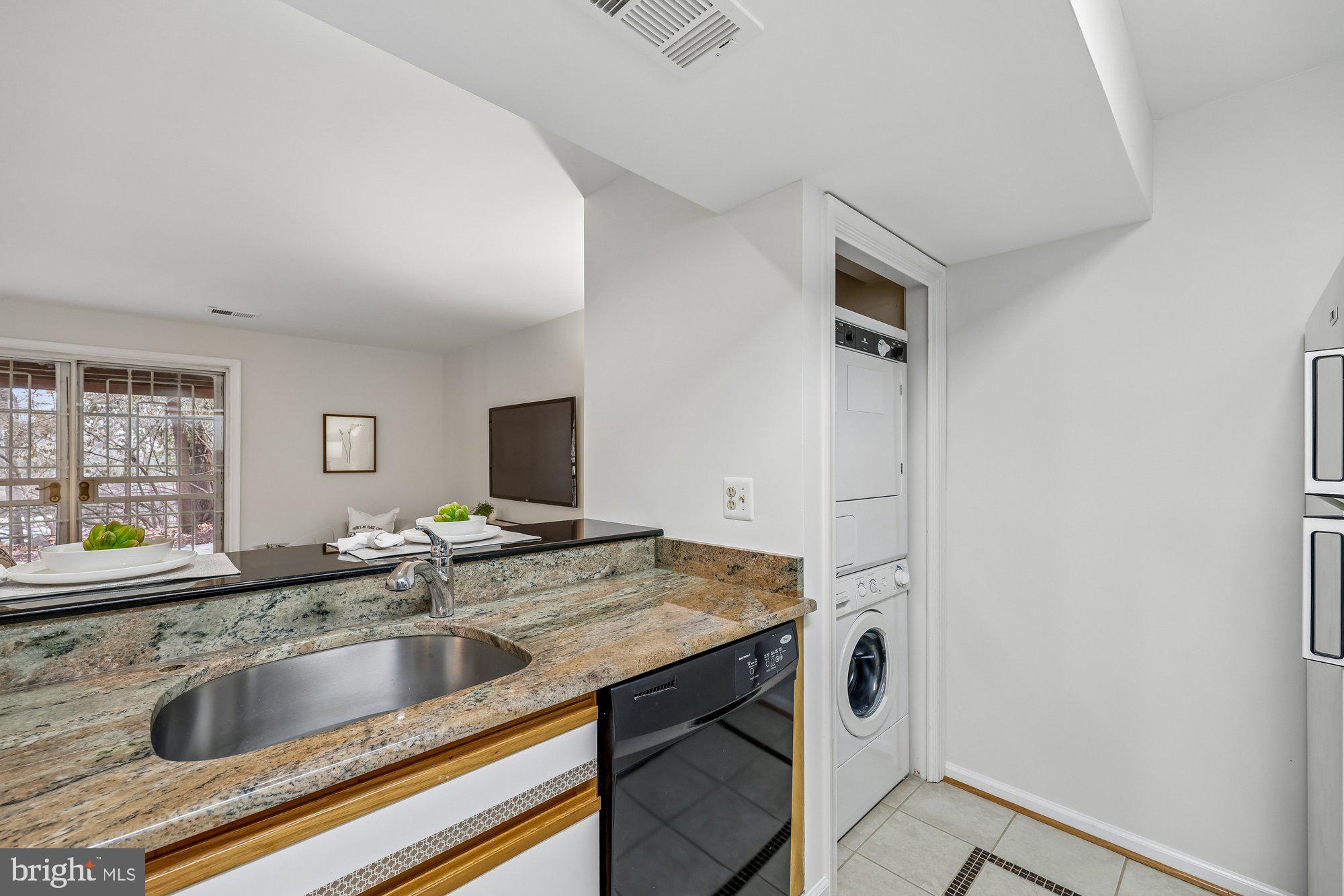 KENSINGTON HEIGHTS - Residential