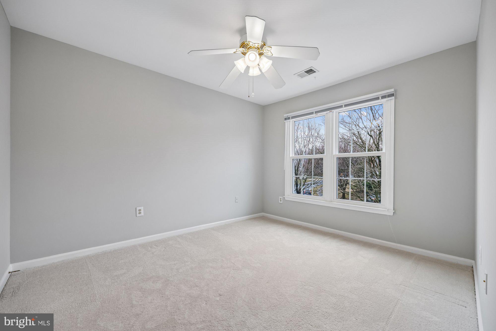 KENSINGTON HEIGHTS - Residential