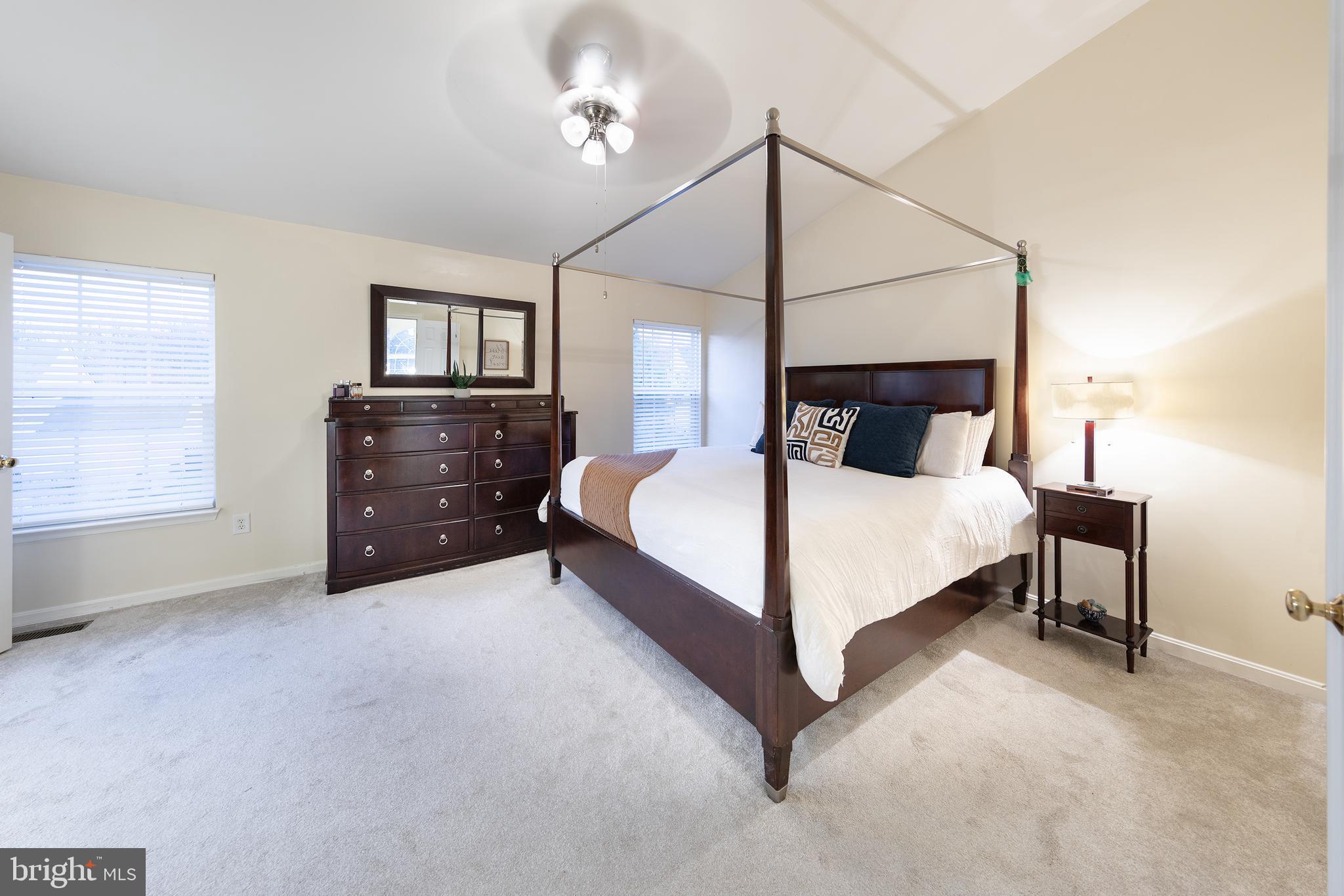 POTOMAC KNOLLS - Residential