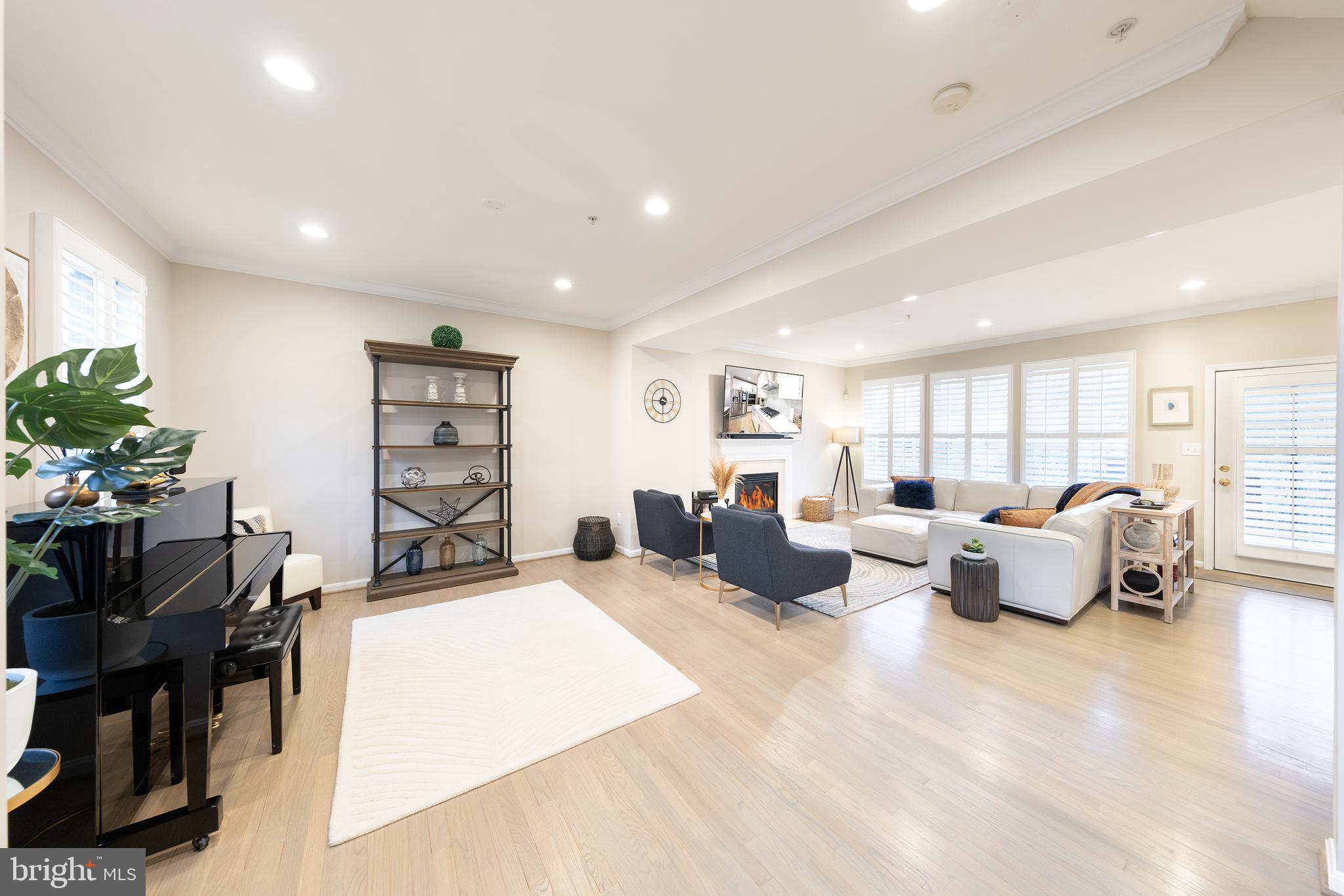 POTOMAC KNOLLS - Residential