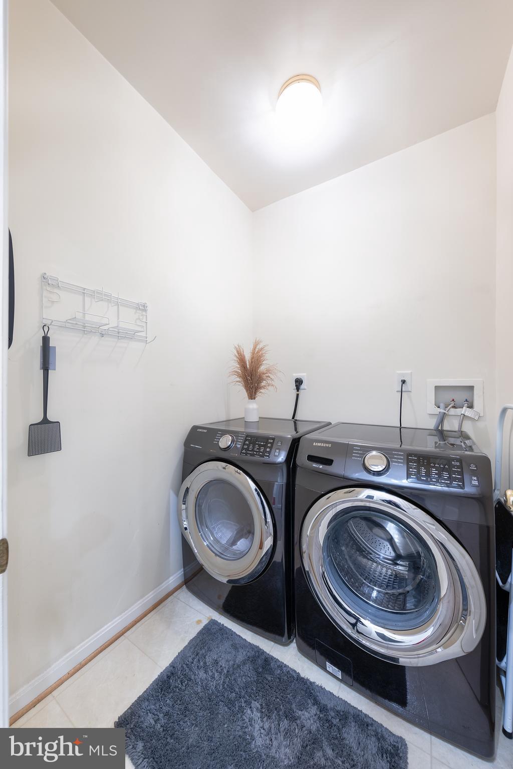 POTOMAC KNOLLS - Residential