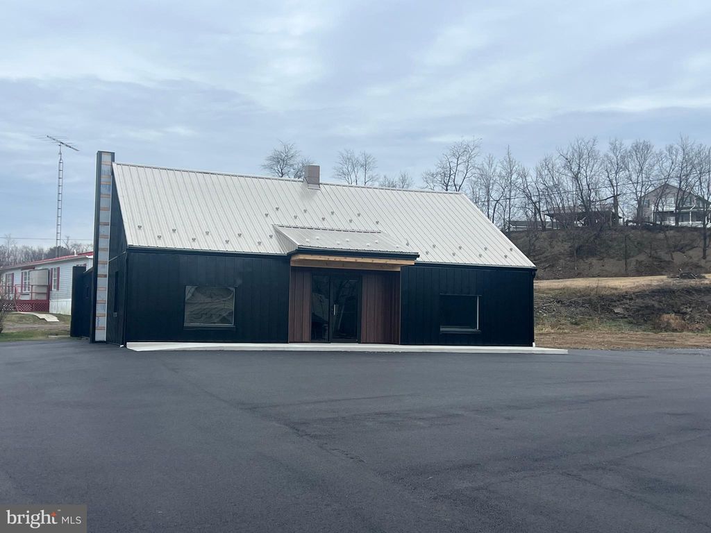 Photo of 11370 Fort Loudon Rd, MERCERSBURG, PA 17236 (MLS # PAFL2032880)