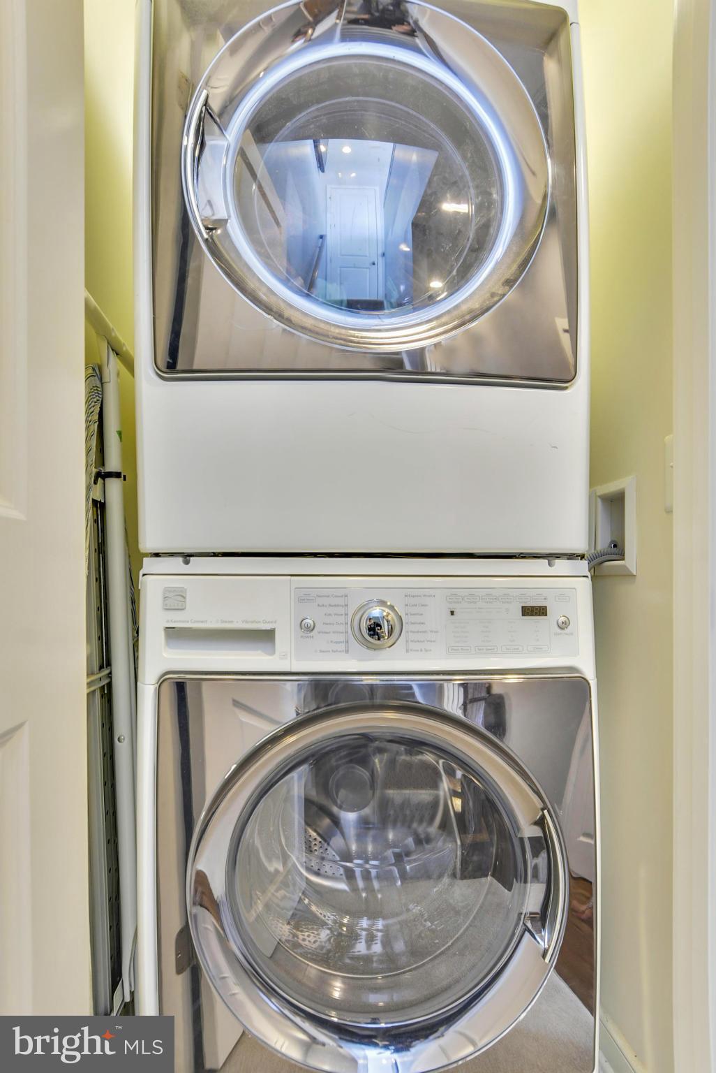 OLD TOWN COMMONS - Residential Lease