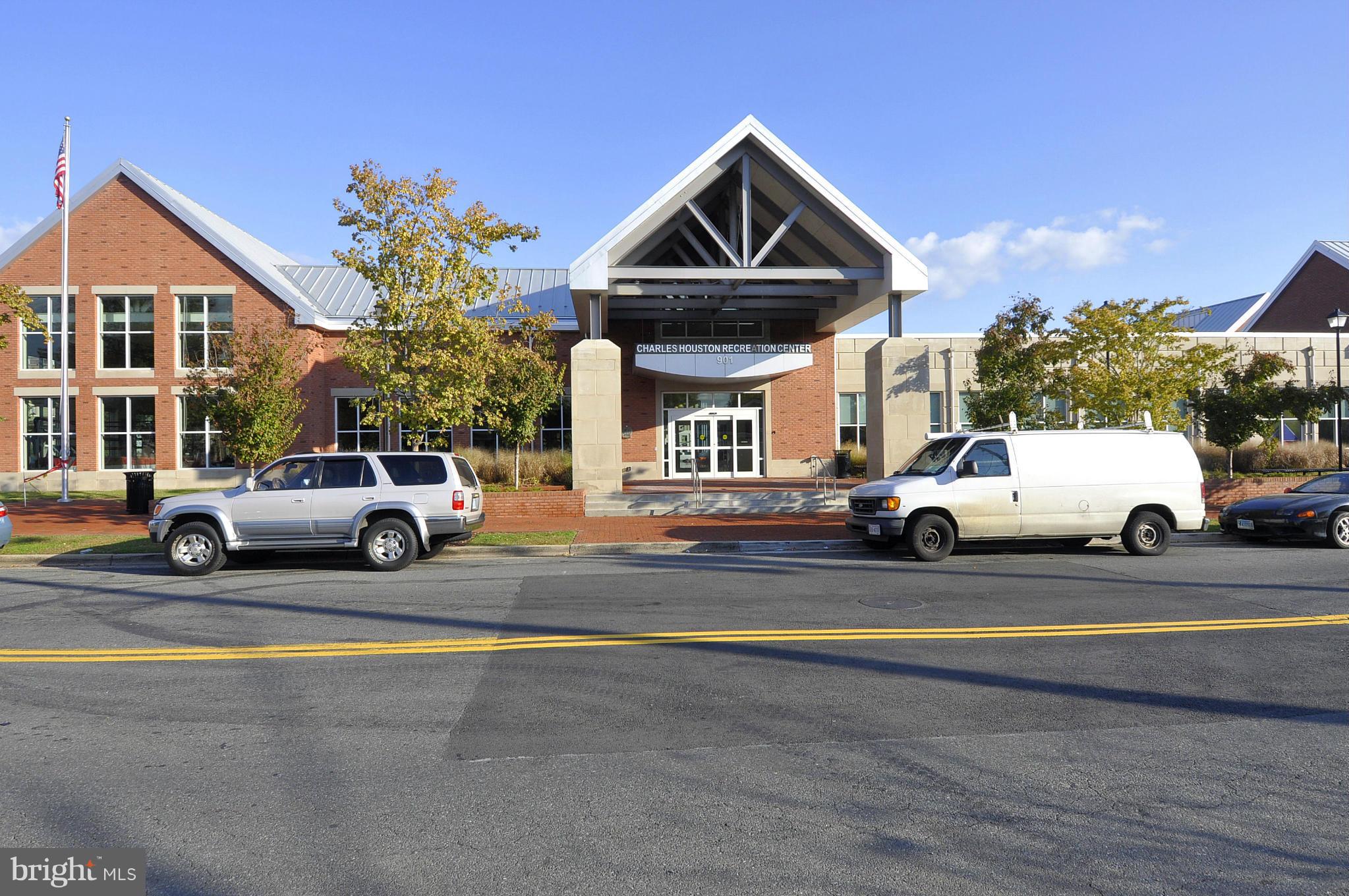 OLD TOWN COMMONS - Residential Lease