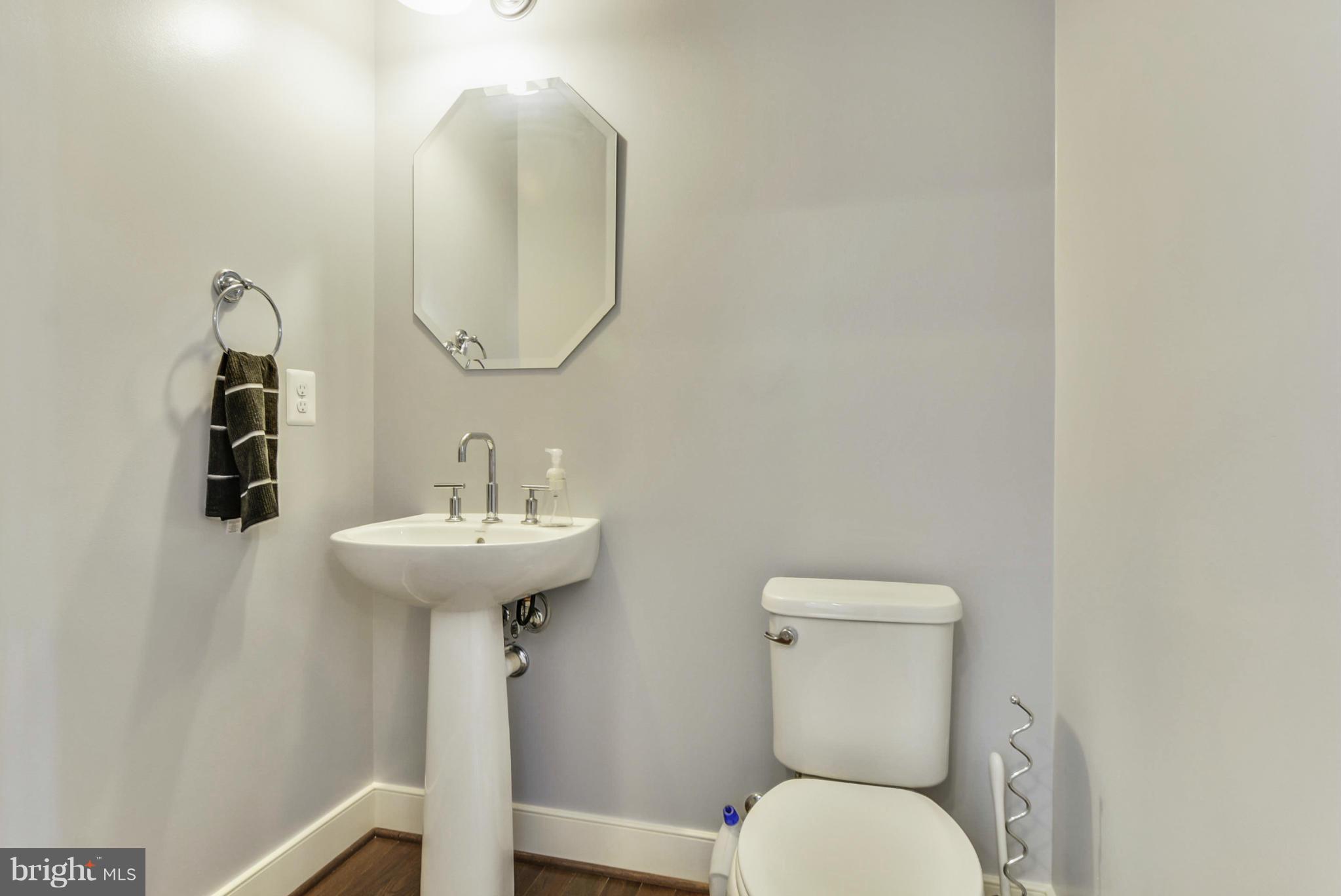 OLD TOWN COMMONS - Residential Lease