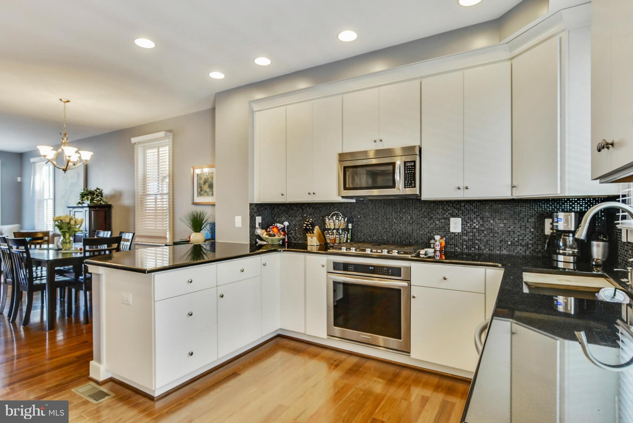 OLD TOWN COMMONS - Residential Lease