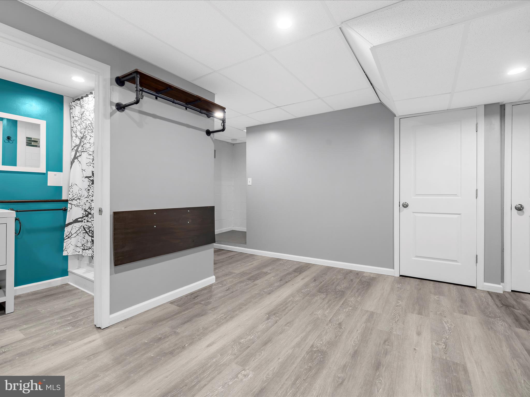 STONEYBROOKE VILLAGE - Residential