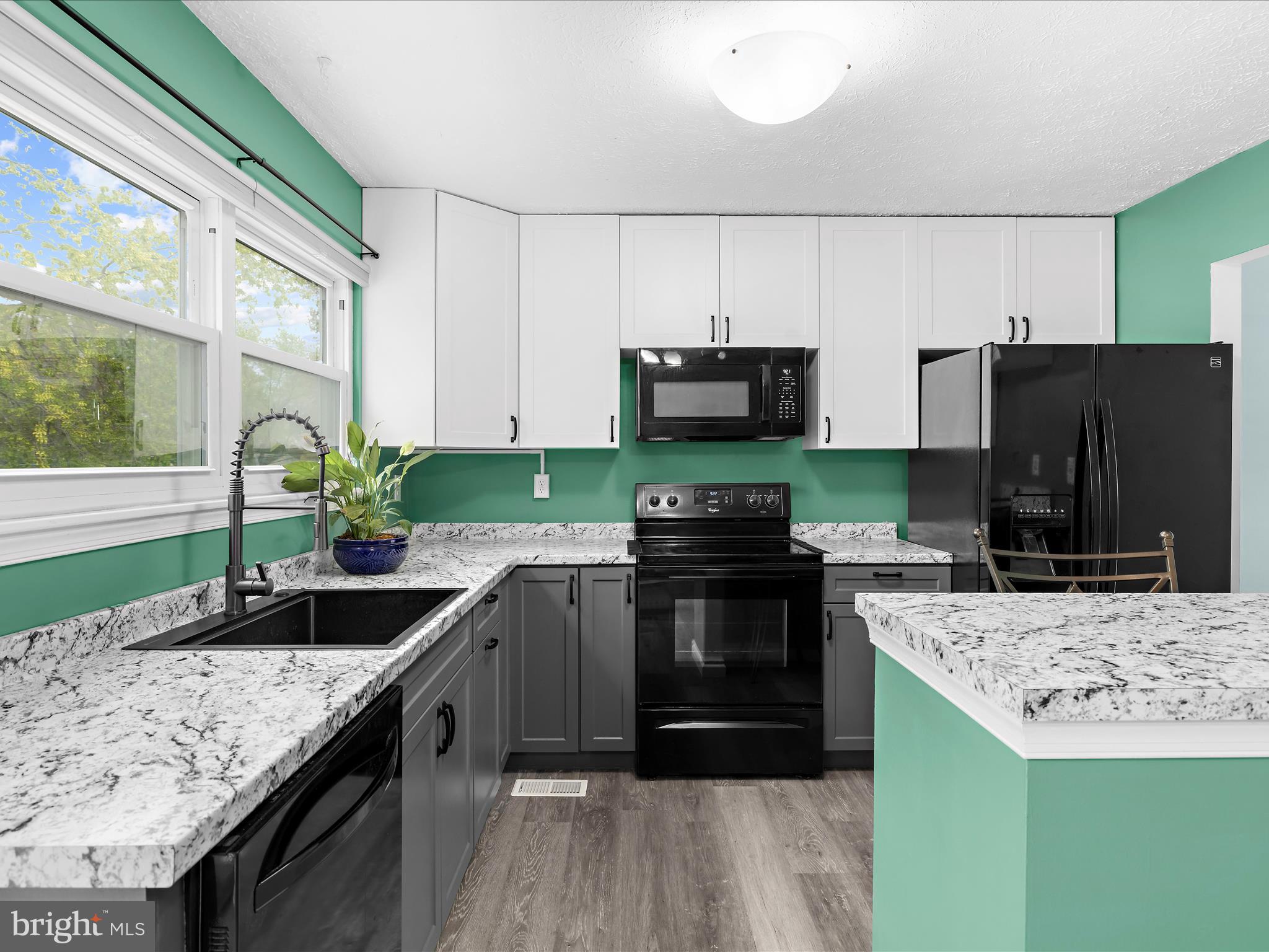 STONEYBROOKE VILLAGE - Residential