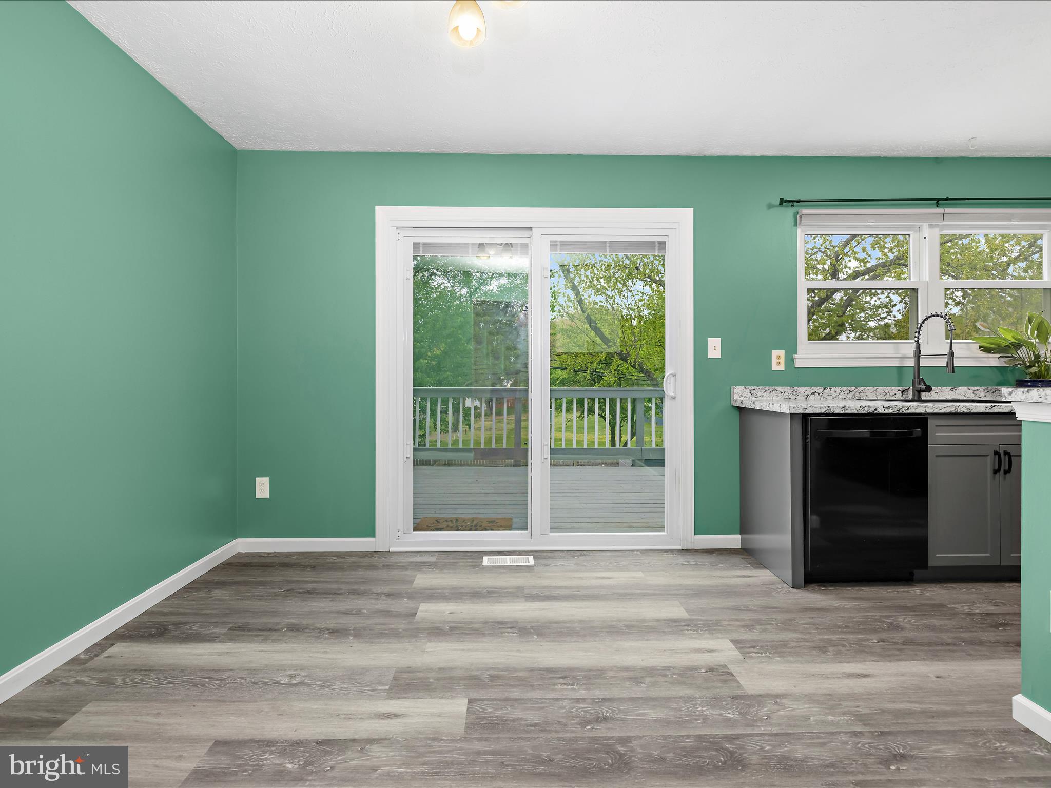 STONEYBROOKE VILLAGE - Residential