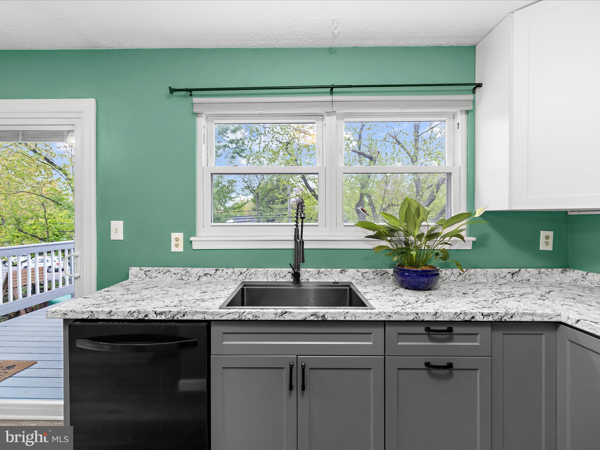 STONEYBROOKE VILLAGE - Residential