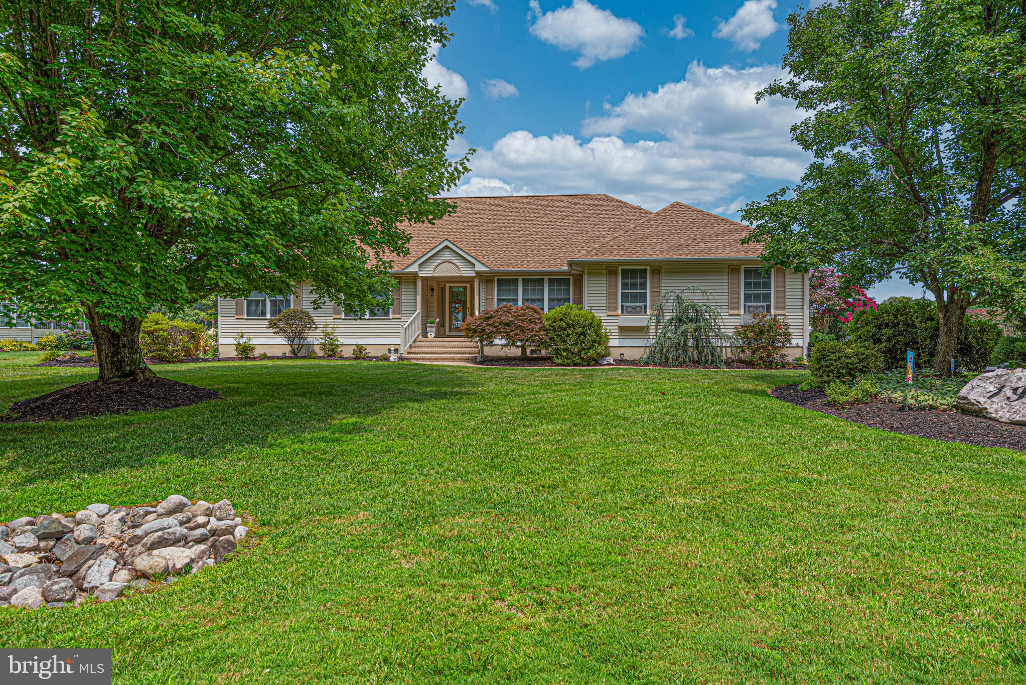 19 WINDWARD WAY