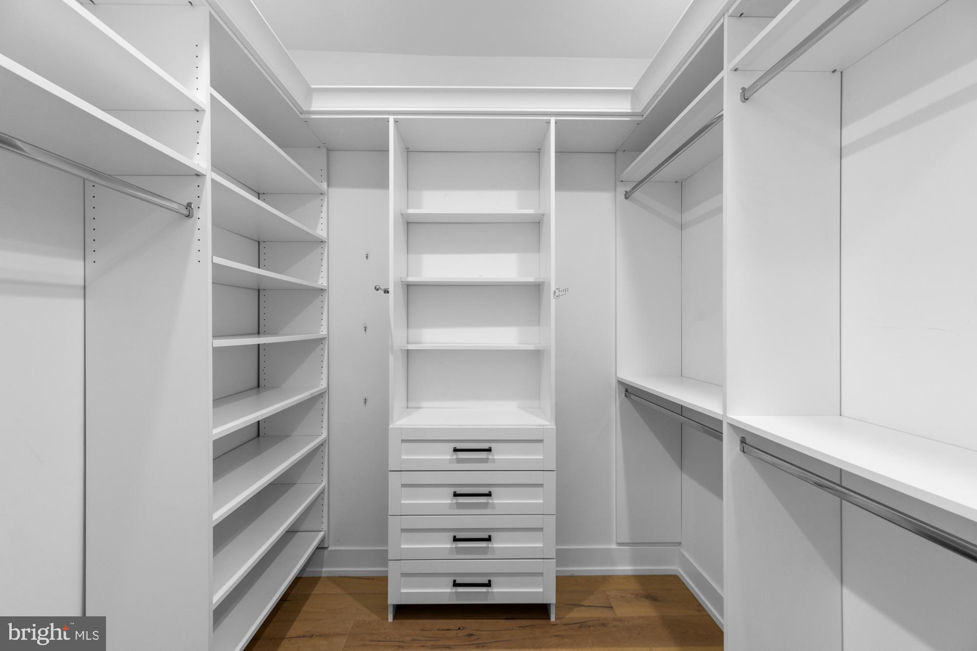 BELLA VISTA - Residential