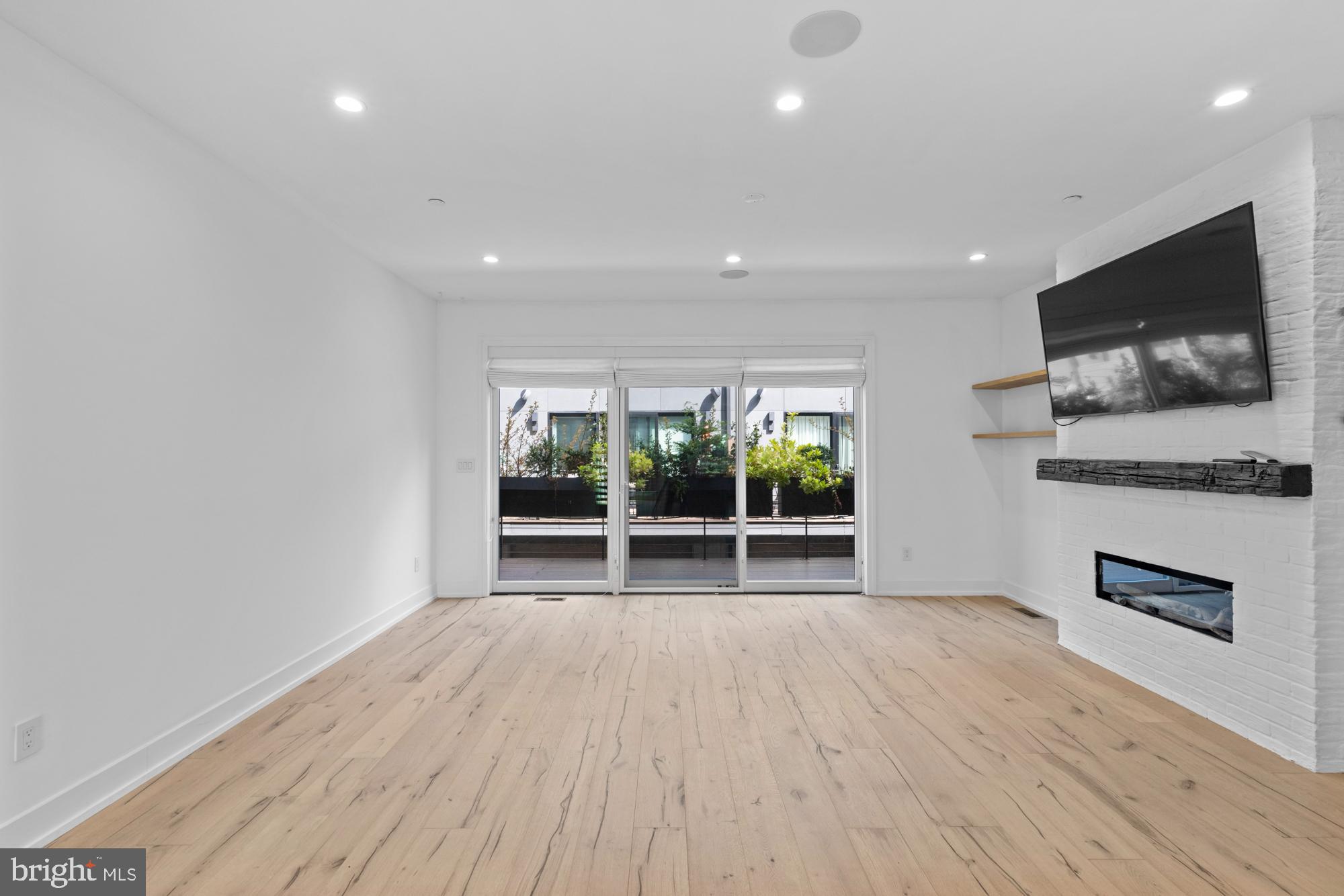 BELLA VISTA - Residential