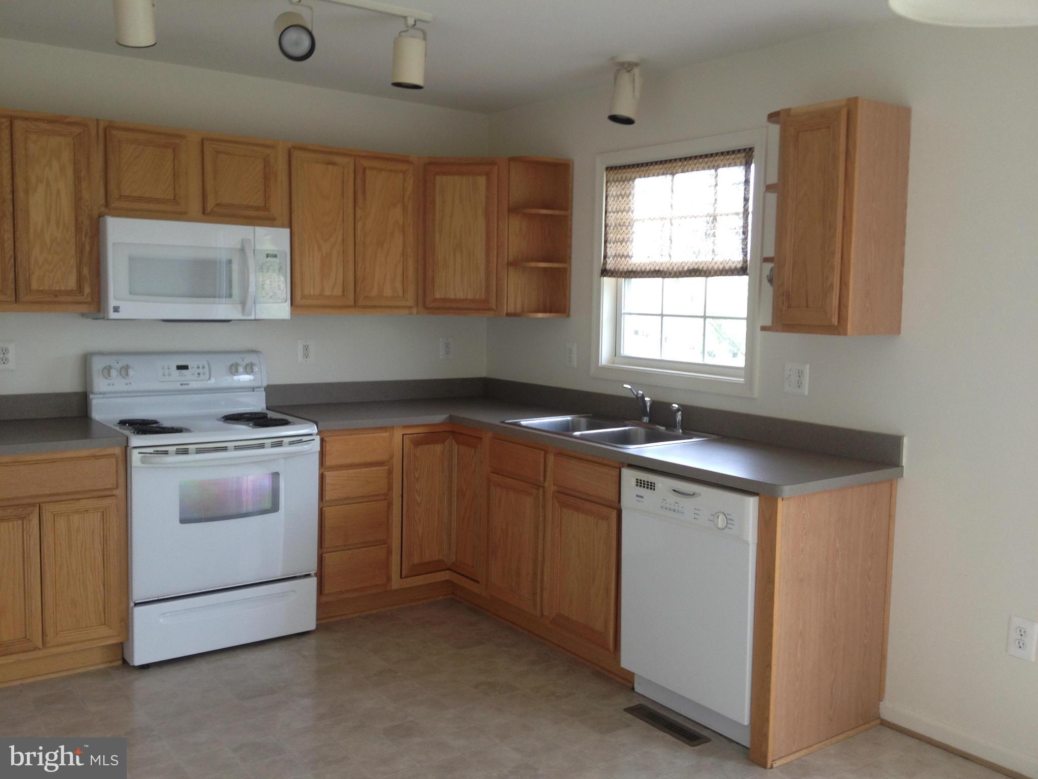 RED OAKS - Residential Lease