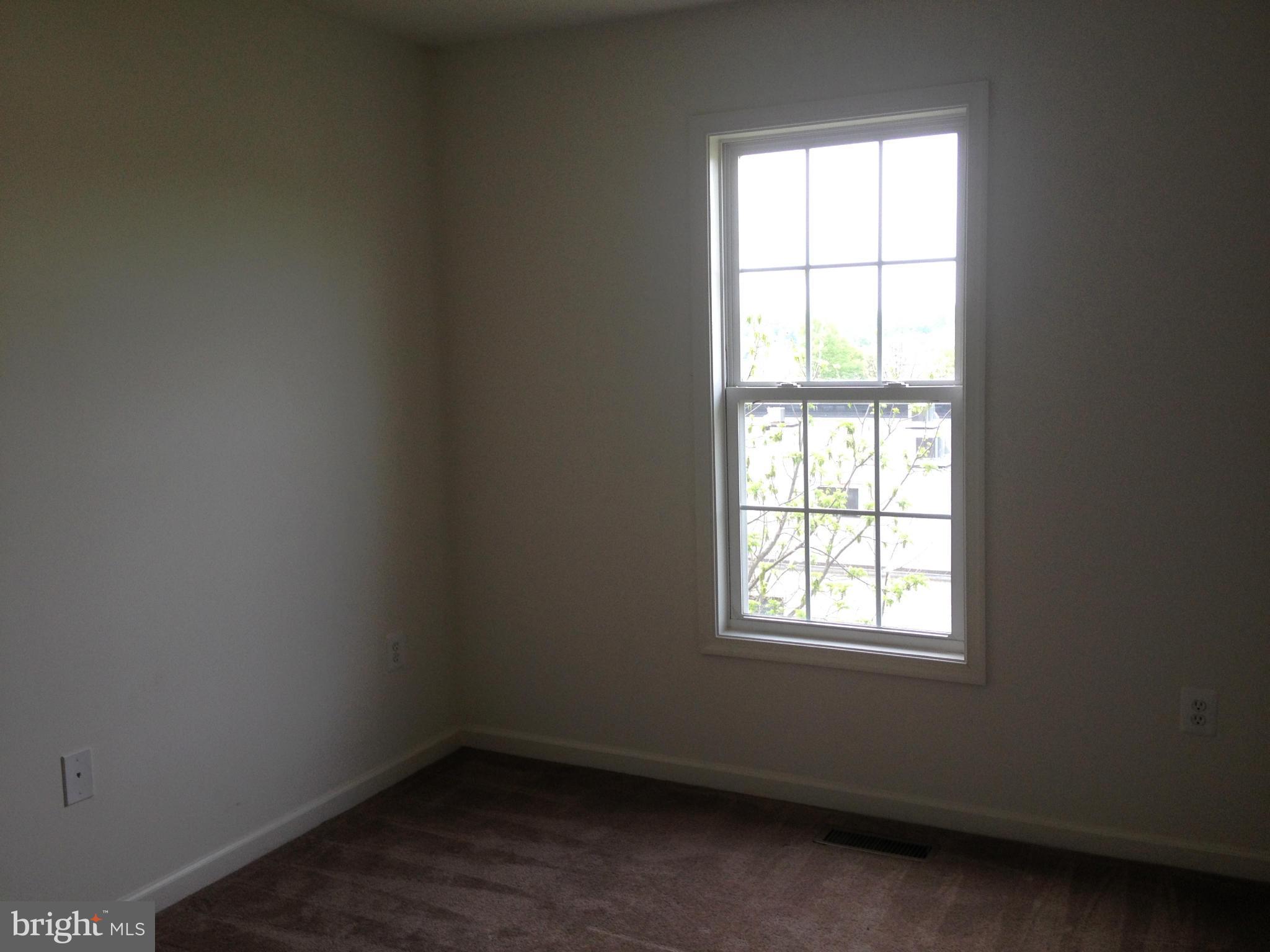 RED OAKS - Residential Lease